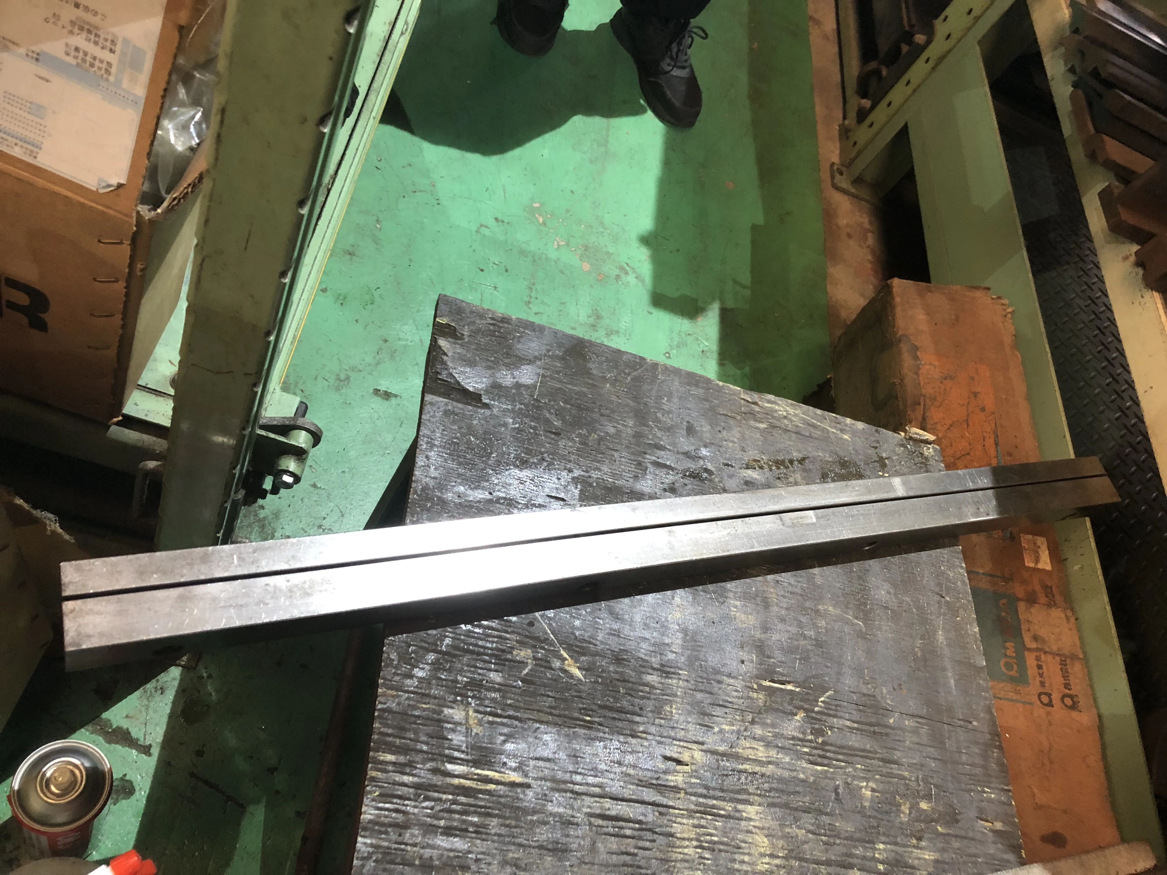 ベンダー金型（1Vダイ） V4mm L900 / Press Brake Die (1V Die) V4mm L900 TA230051