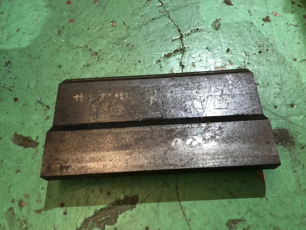 ベンダー金型（パンチ） 幅100mm / Press Brake Punch 幅100mm TA230068