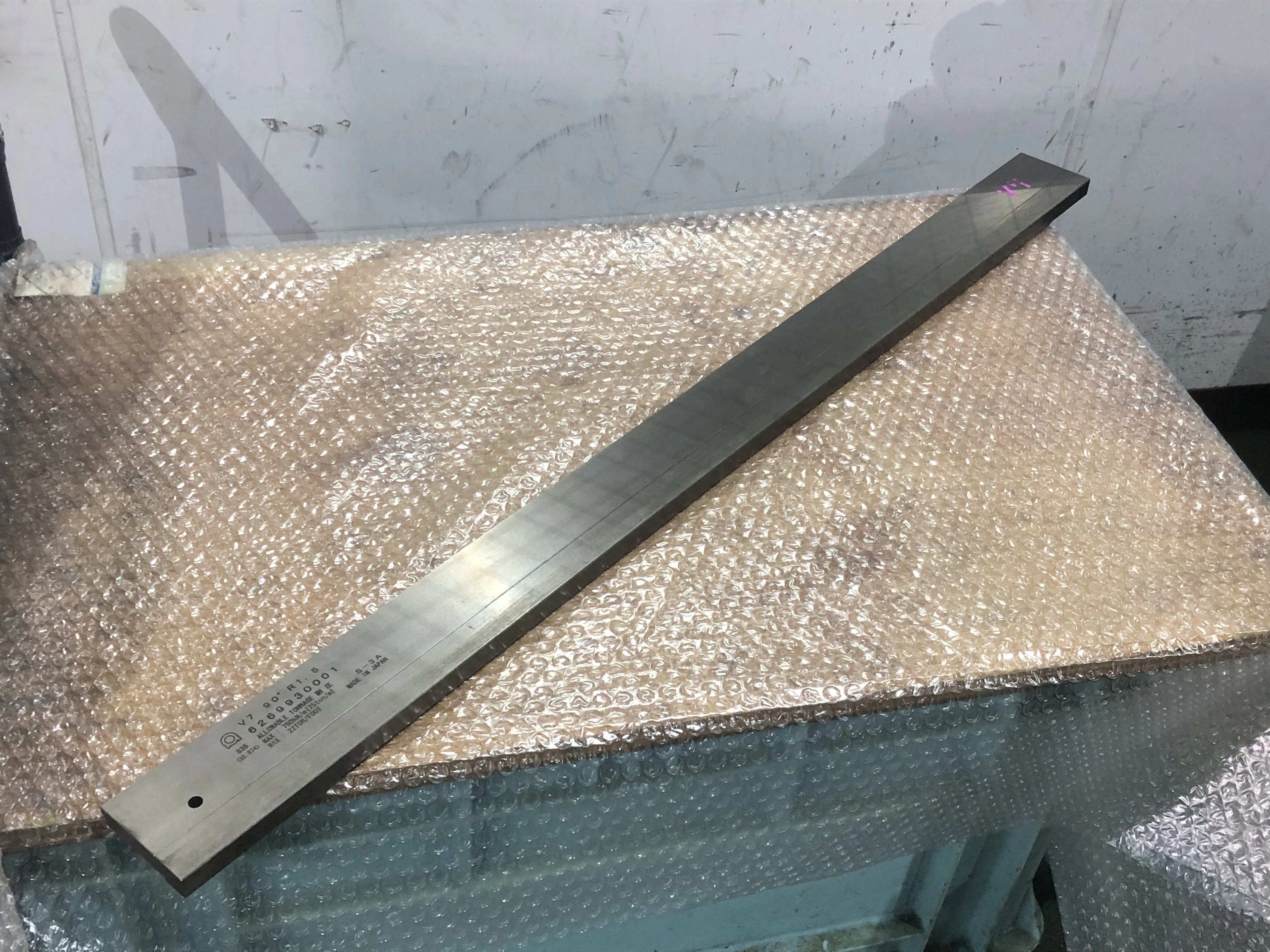 アマダ ベンダー金型(1Vダイ) 6269930001 90° / AMADA 6269930001 90° TA250001