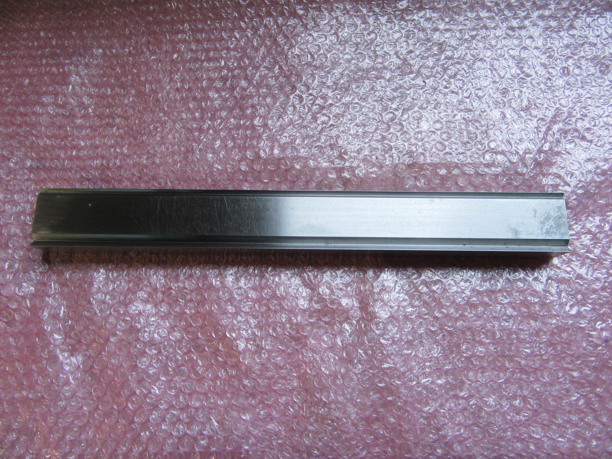 アマダ ベンダー金型(2Vダイ) V1＝5.4、V2＝9.4(E-7A)耐圧70t/m 長415ｍｍ / AMADA V1＝5.4、V2＝9.4(E-7A)耐圧70t/m 長415ｍｍ TA250020