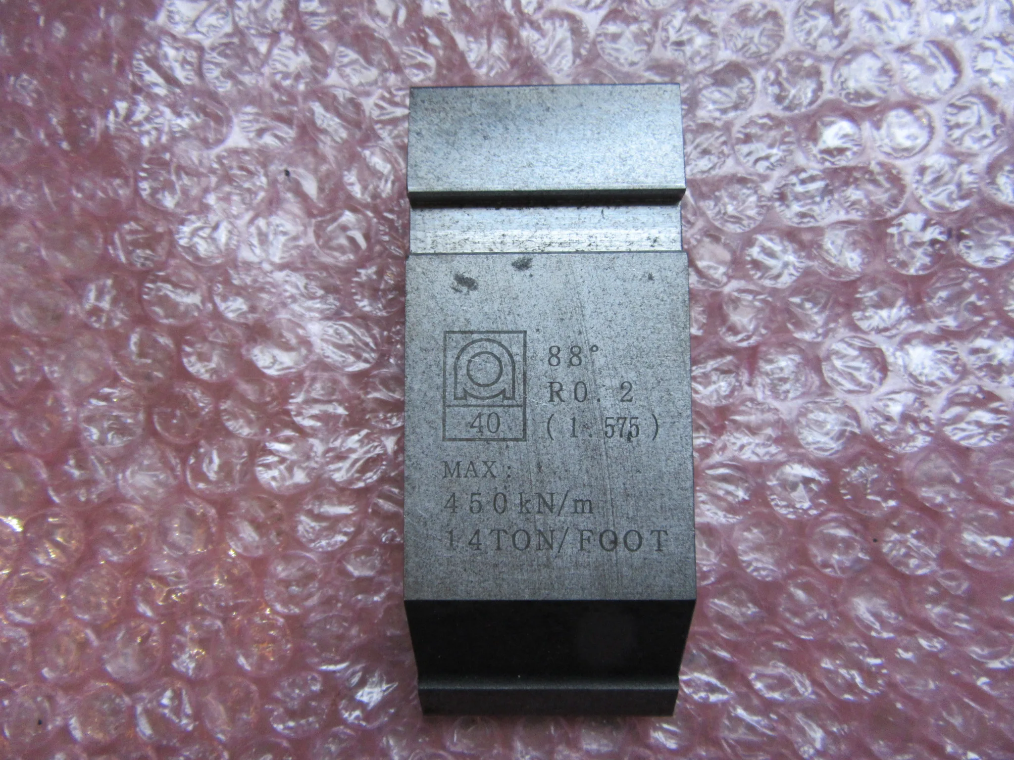 アマダ ベンダー金型 プレスブレーキ用パンチ 88° R0.2(1.575)長40 / AMADA 88° R0.2(1.575)長40 TA250023