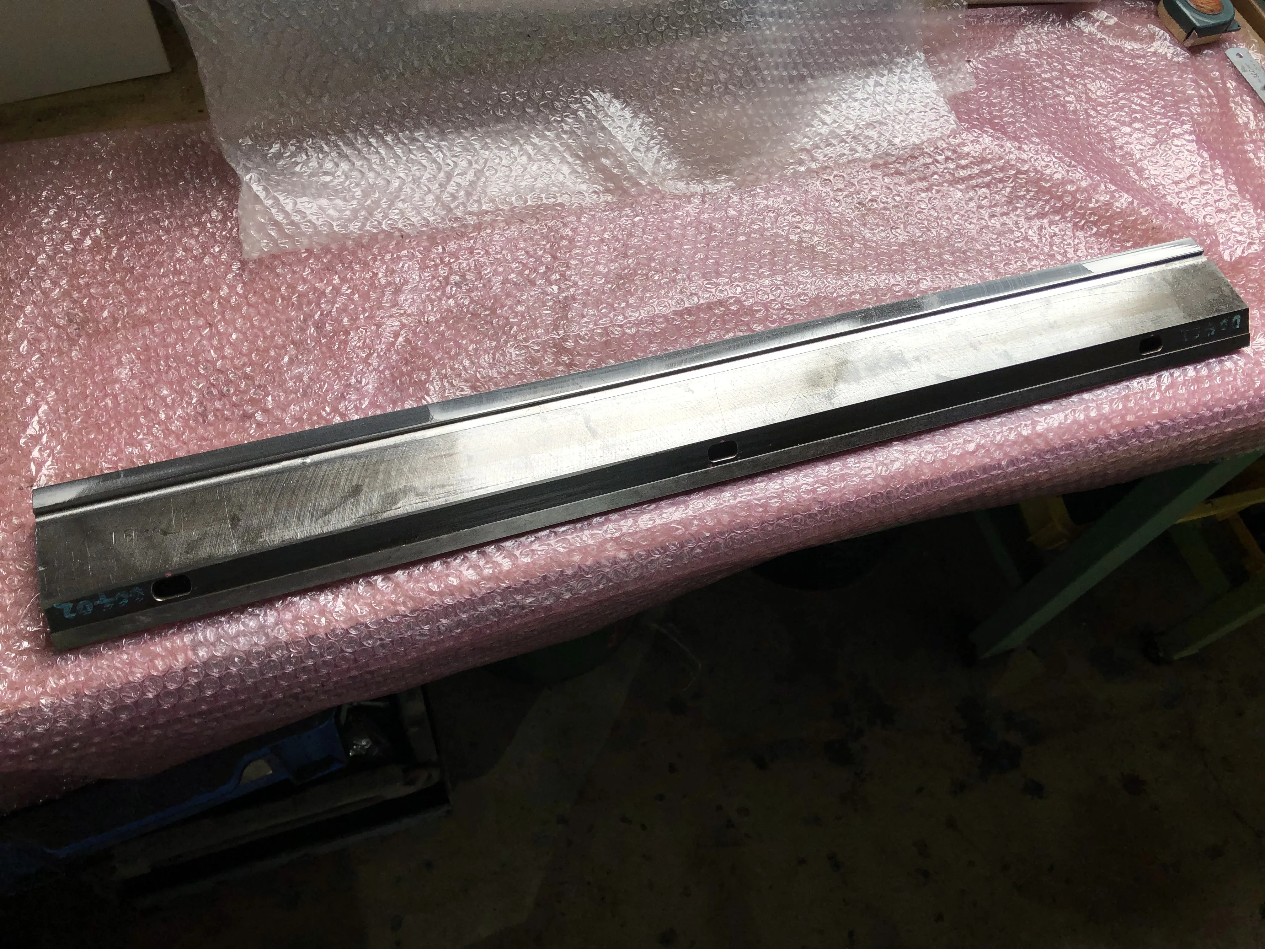 ベンダー金型 プレスブレーキ用パンチ 全長 835mm / 全長 835mm TA250038