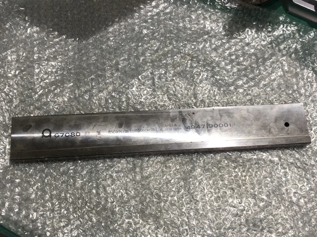 アマダ ベンダー金型(1Vダイ) 07080 A-11A 4947190001 / AMADA 07080 A-11A 4947190001 TA250073