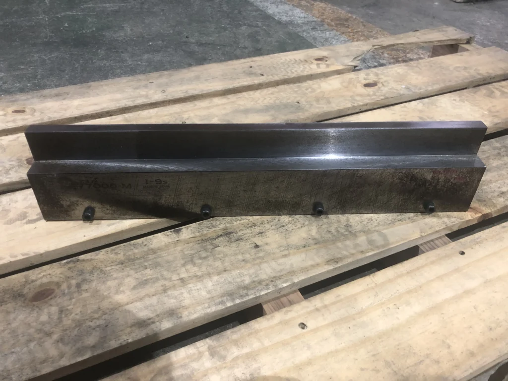 アマダ ベンダー金型(パンチホルダー) 77000-M I-9S L415 / AMADA 77000-M I-9S L415 TA250087