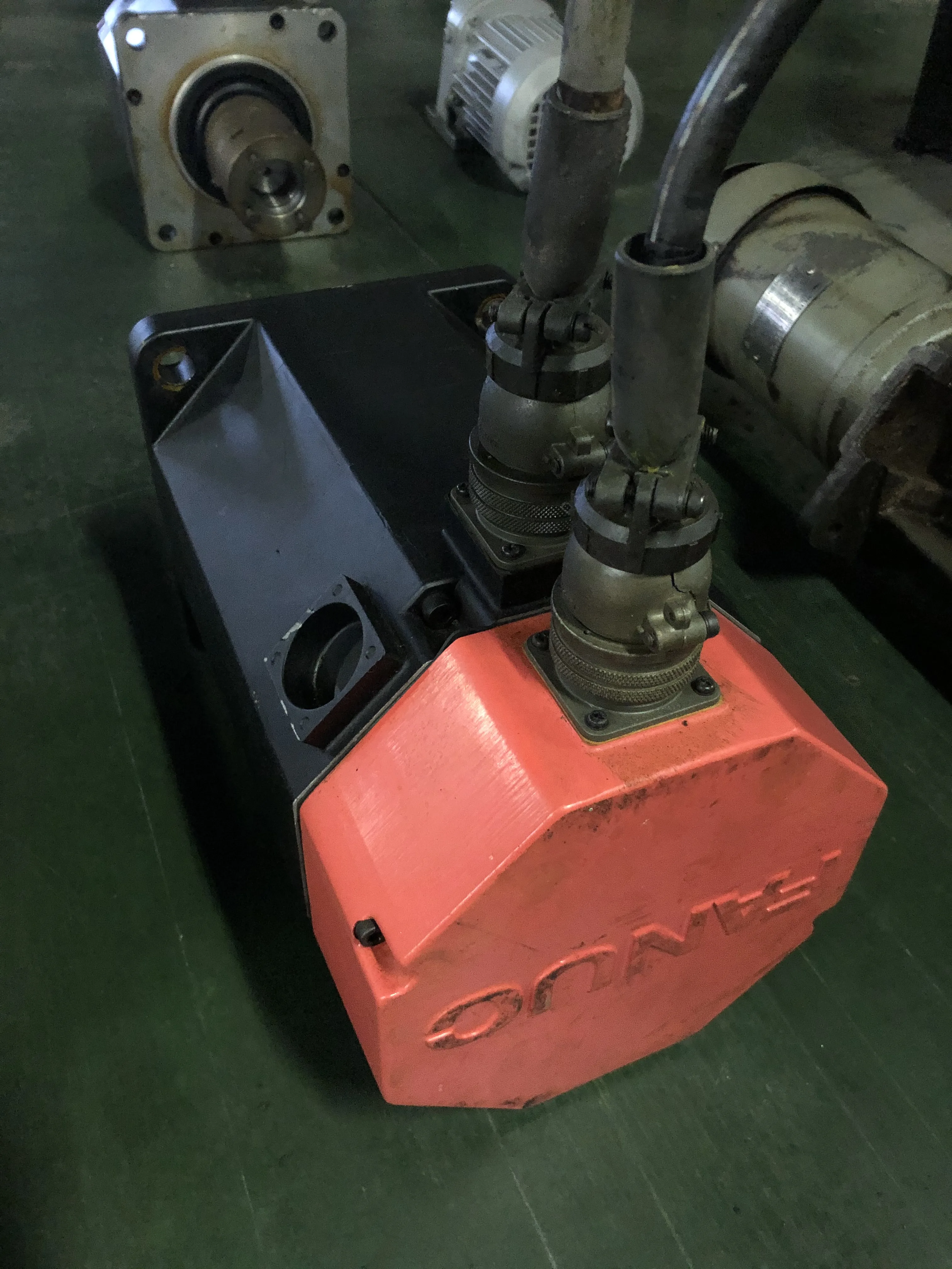 ファナック ACサーボモーター A06B-0501-B033＃1001 / FANUC AC Servo Motor A06B-0501-B033＃1001