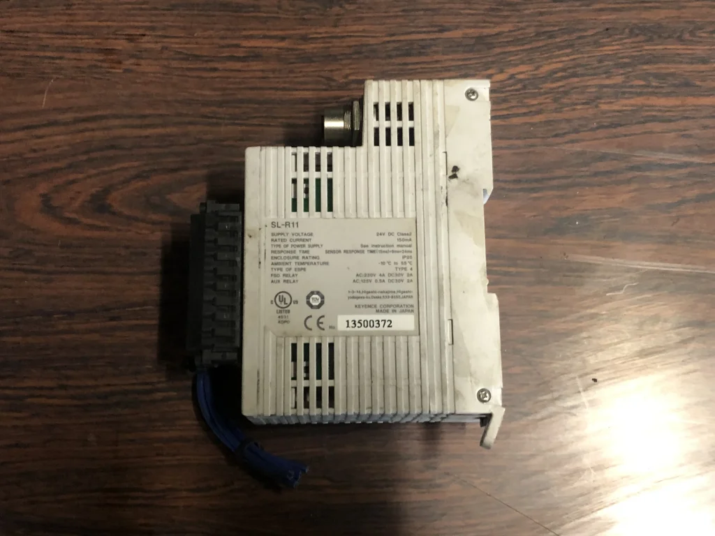 キーエンス セーフティーコントロールユニット SL-R11 / KEYENCE Safety Control Unit SL-R11 TB210102