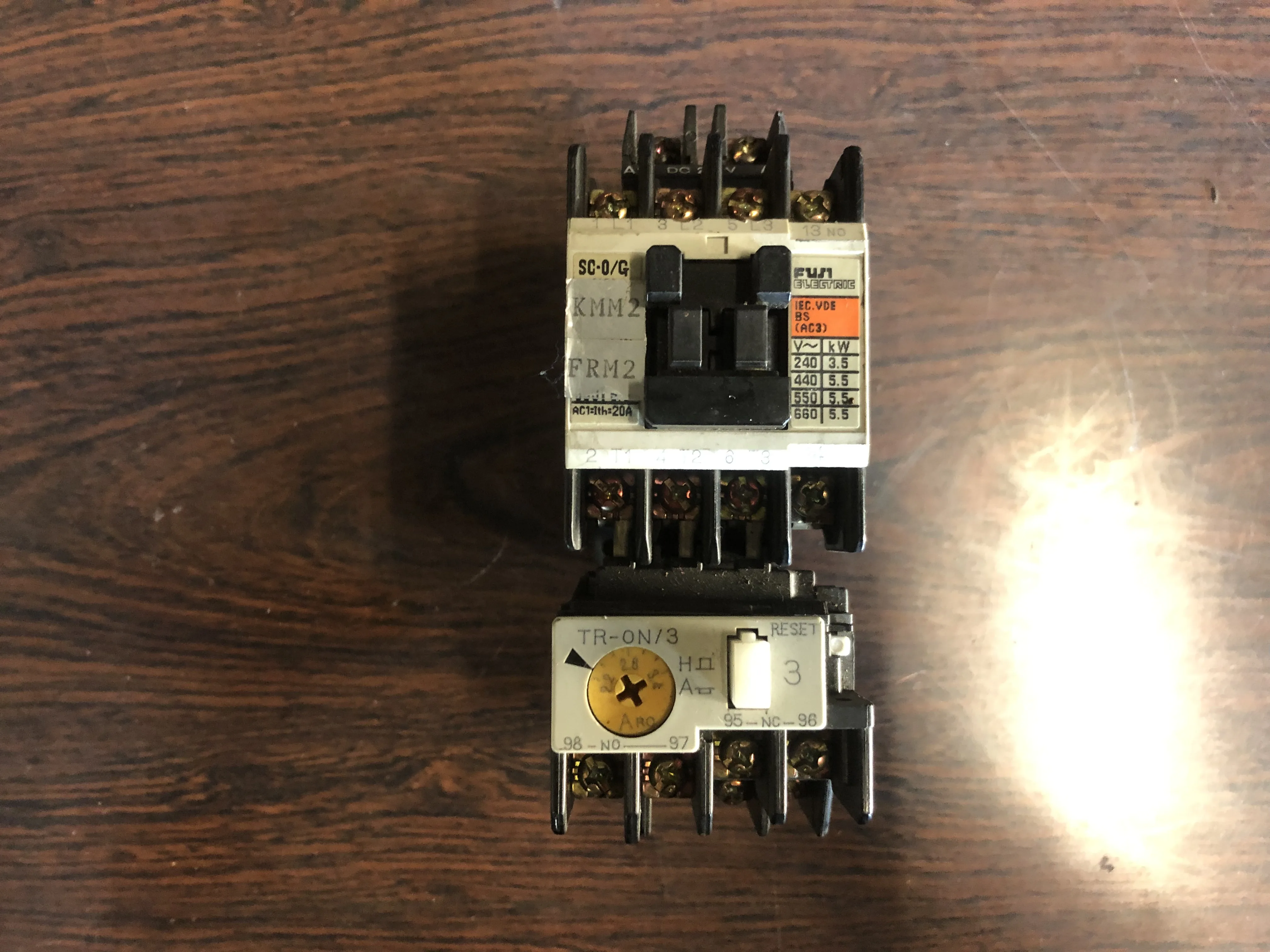 富士電機/富士電機製造 標準形電磁接触器 / FUJI ELECTRIC (FE) Magnetic Contactor TB210163