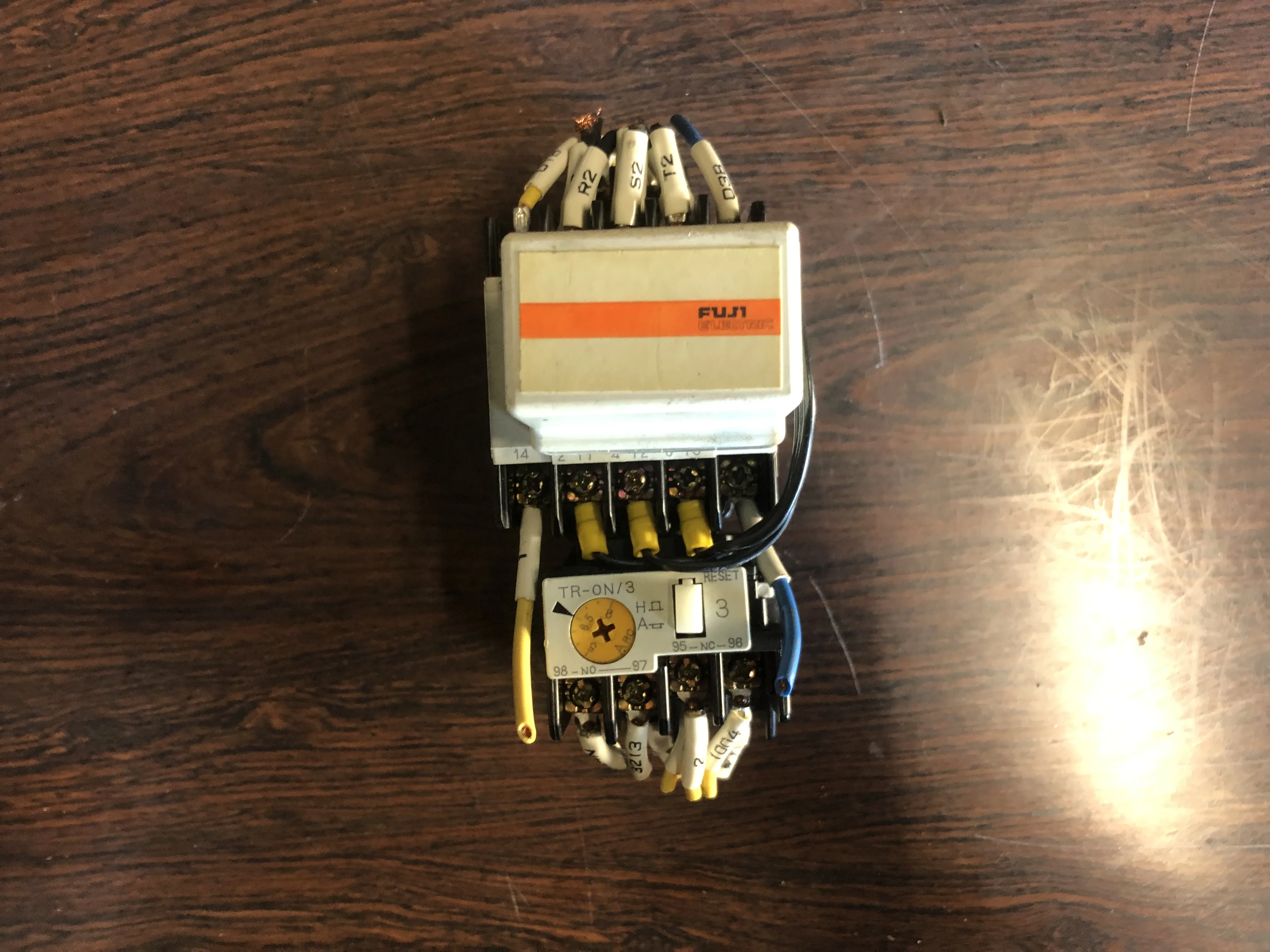 富士電機/富士電機製造 標準形電磁接触器 / FUJI ELECTRIC (FE) Magnetic Contactor TB210165
