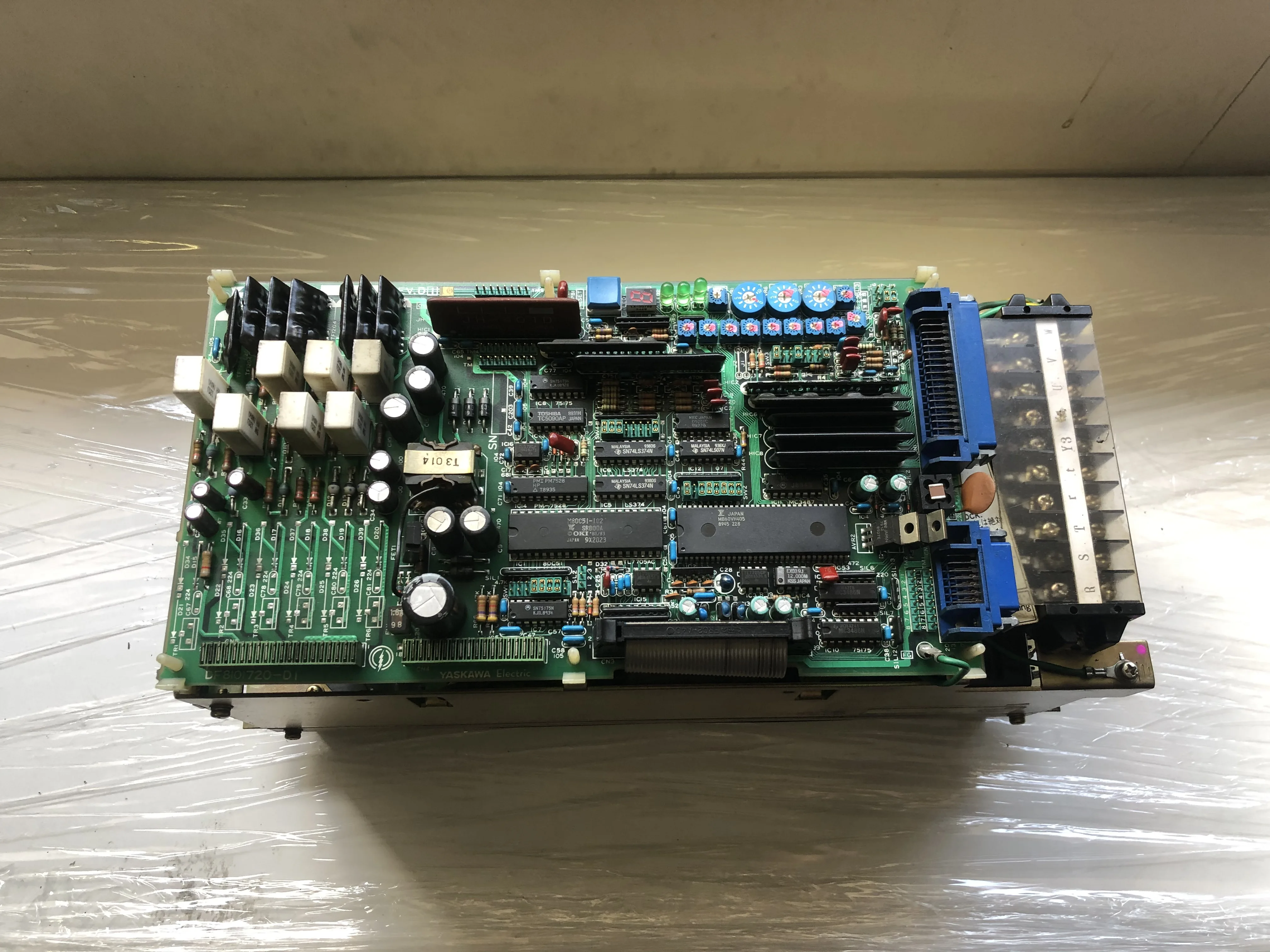 安川電機 サーボパック CACR-SR10SB1AF / YASKAWA ELECTRIC CACR-SR10SB1AF TB240008