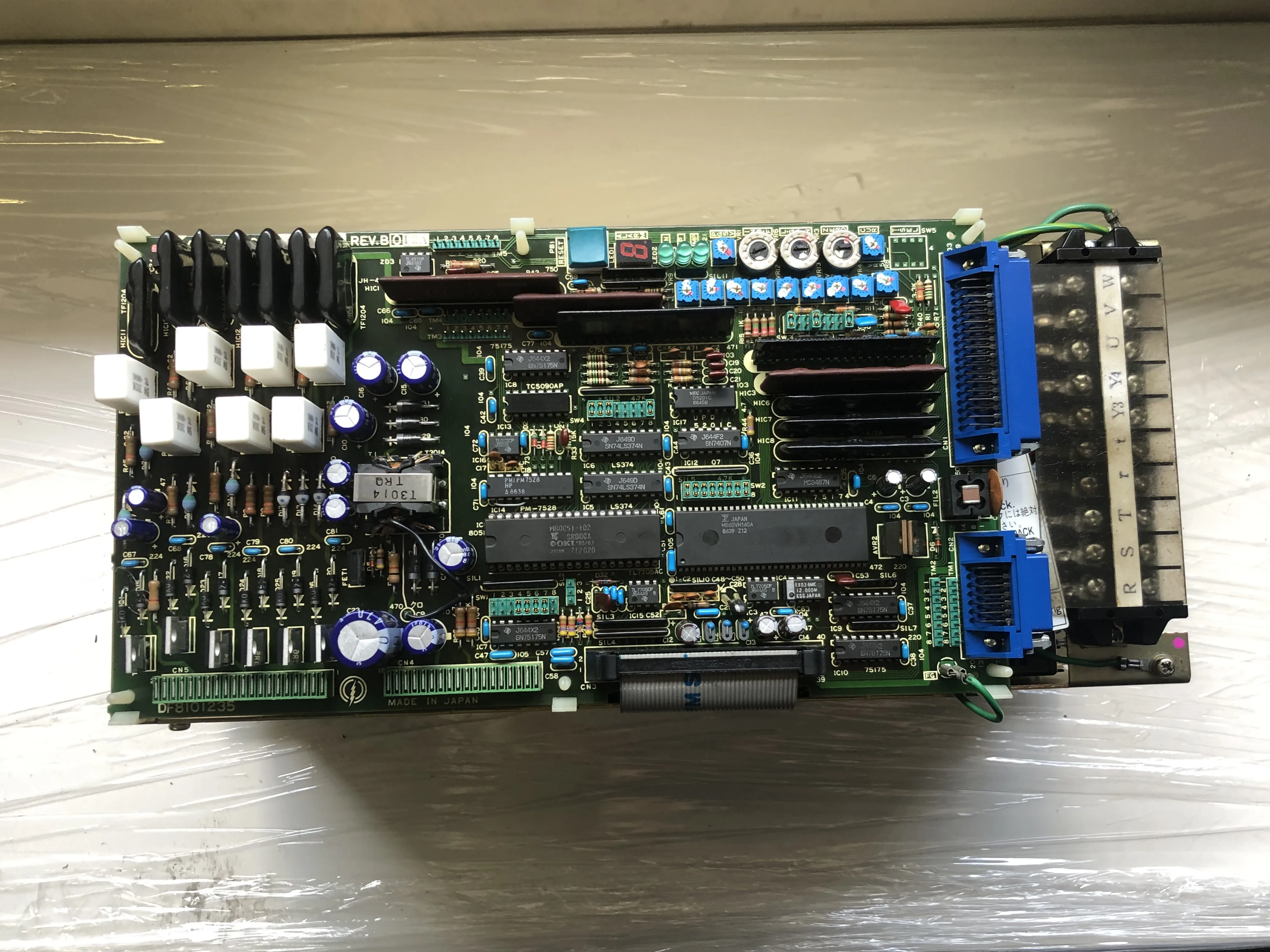 安川電機 サーボパック CACR-SR10SB1AF / YASKAWA ELECTRIC CACR-SR10SB1AF TB240012