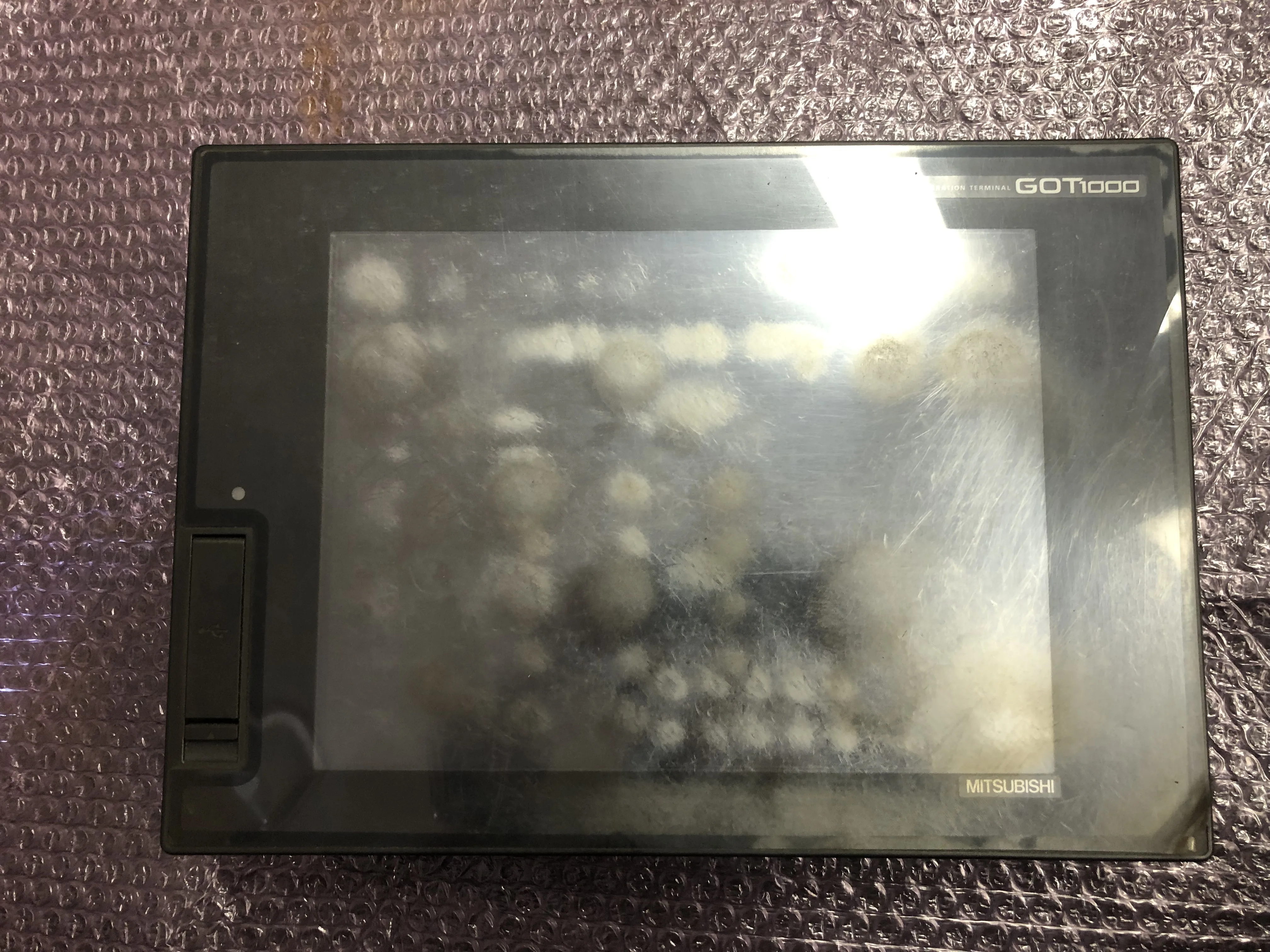 三菱マテリアル グラフィックオペレーションターミナル GT1675M-STBA / MITSUBISHI MATERIALS GT1675M-STBA TB240086