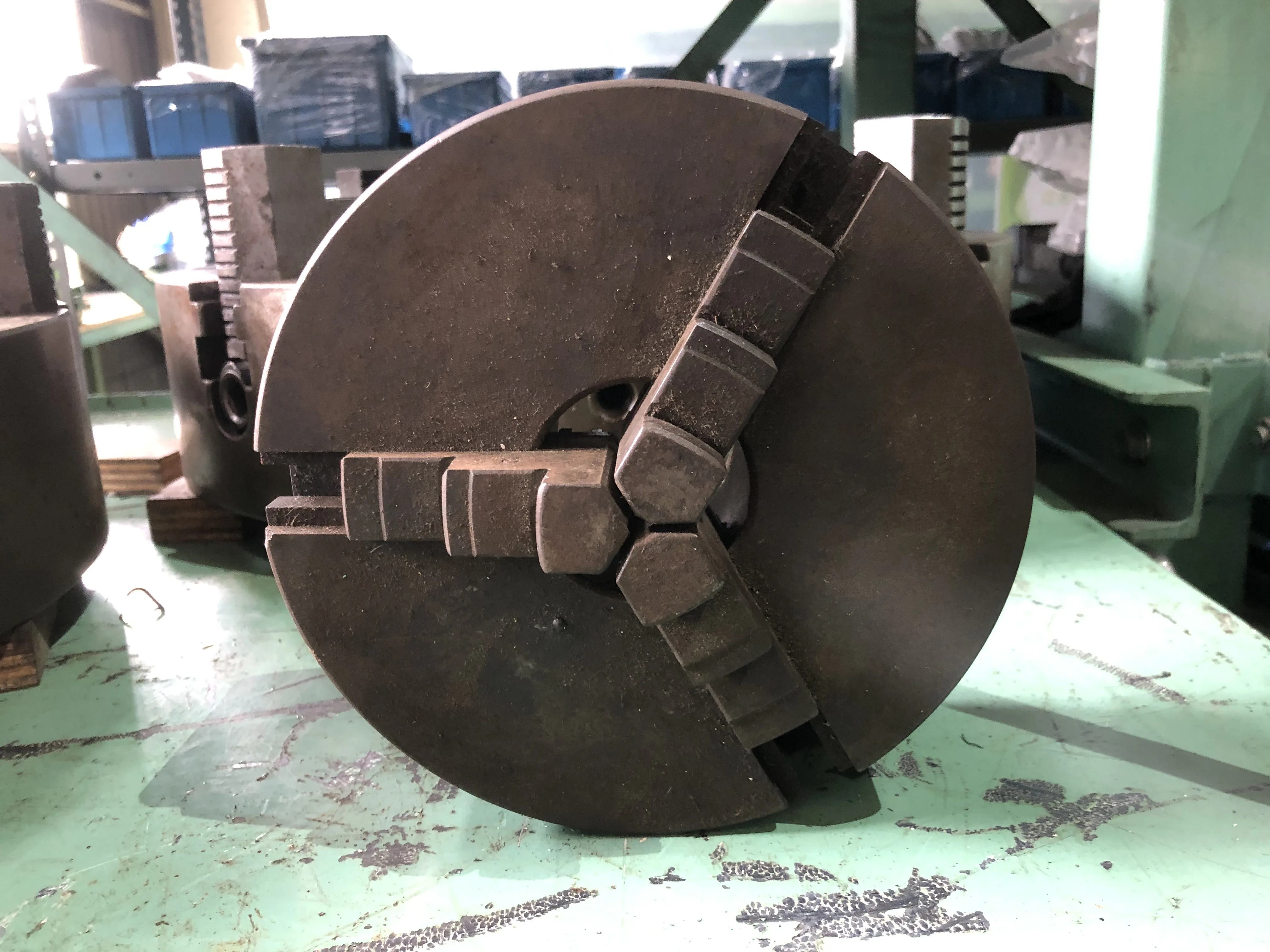 3爪チャック φ190 / 3-Jaw Chuck φ190