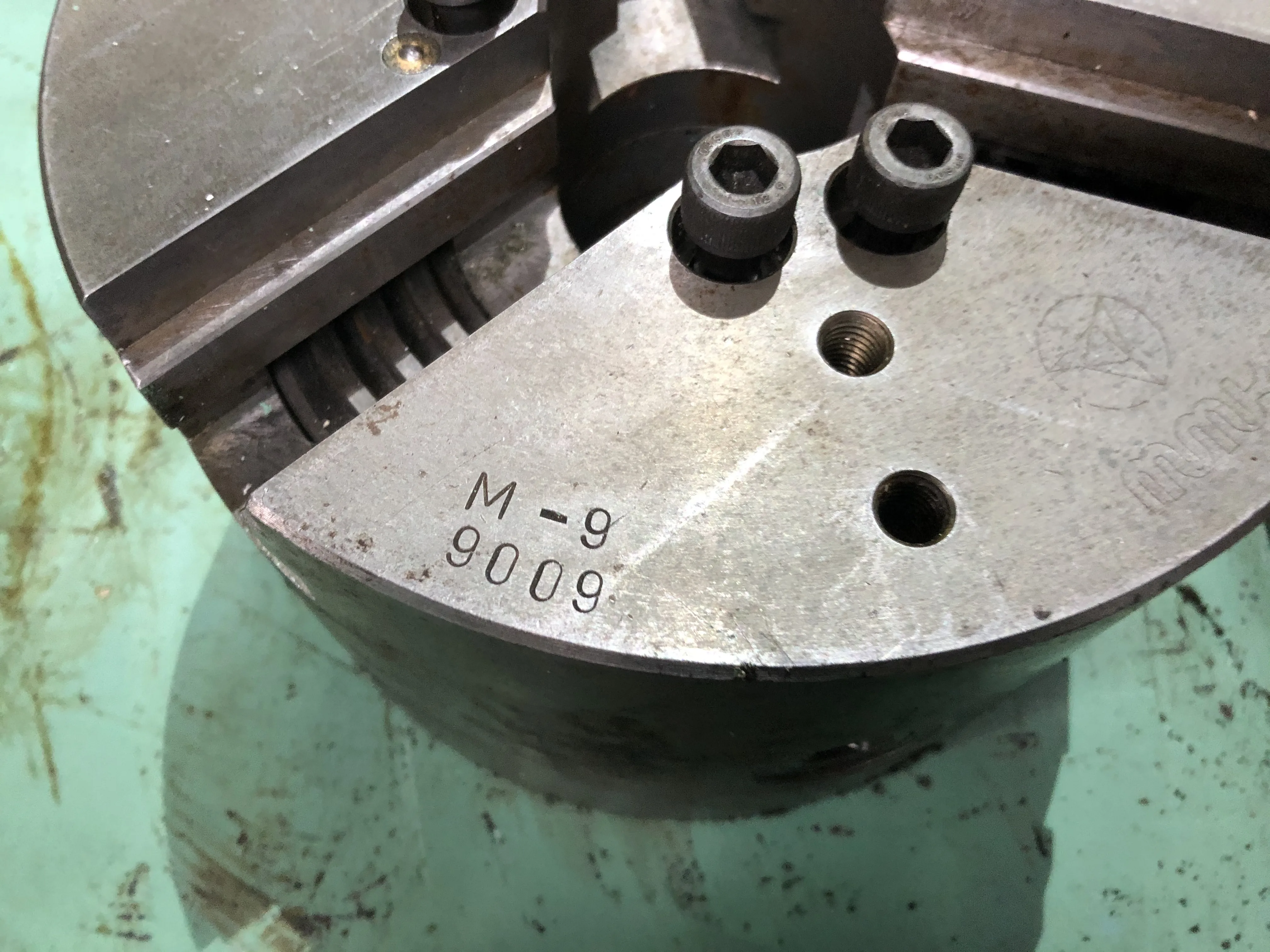 松本機械工業 3爪チャック M-9 9009 φ220 / MATSUMOTO MACHINE (MMK) 3-Jaw Chuck M-9 9009 φ220