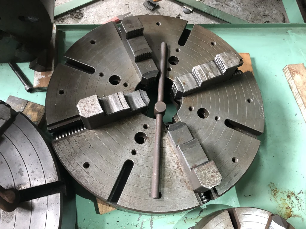 4爪チャック φ455 / 4-Jaw Chuck φ455