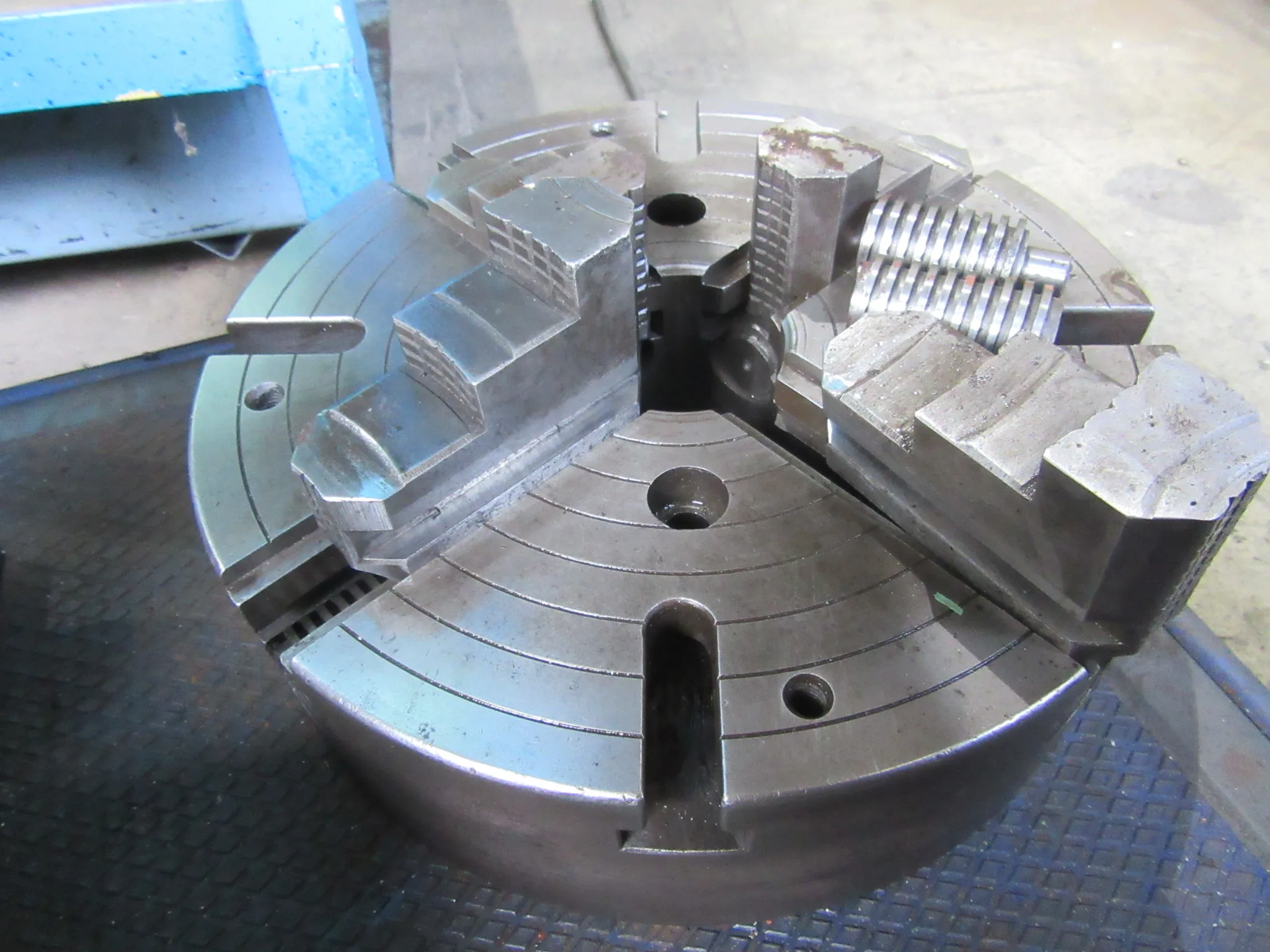 4爪チャック（インディペンデントチャック） φ300mm / 4-Jaw Independent Chuck φ300mm TE210037