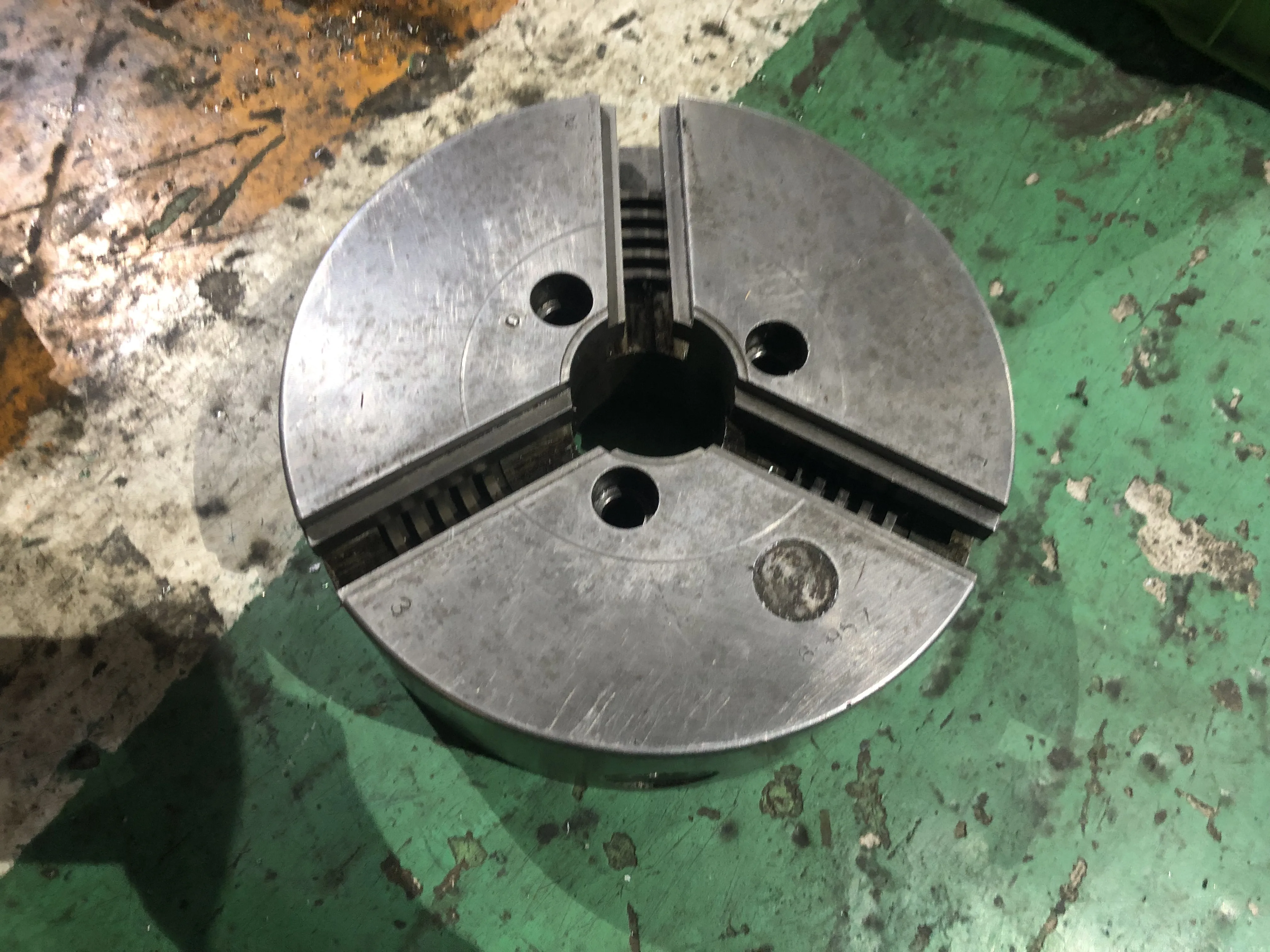 チャック φ230 / 3-Jaw Scroll Chuck φ230 TE210038