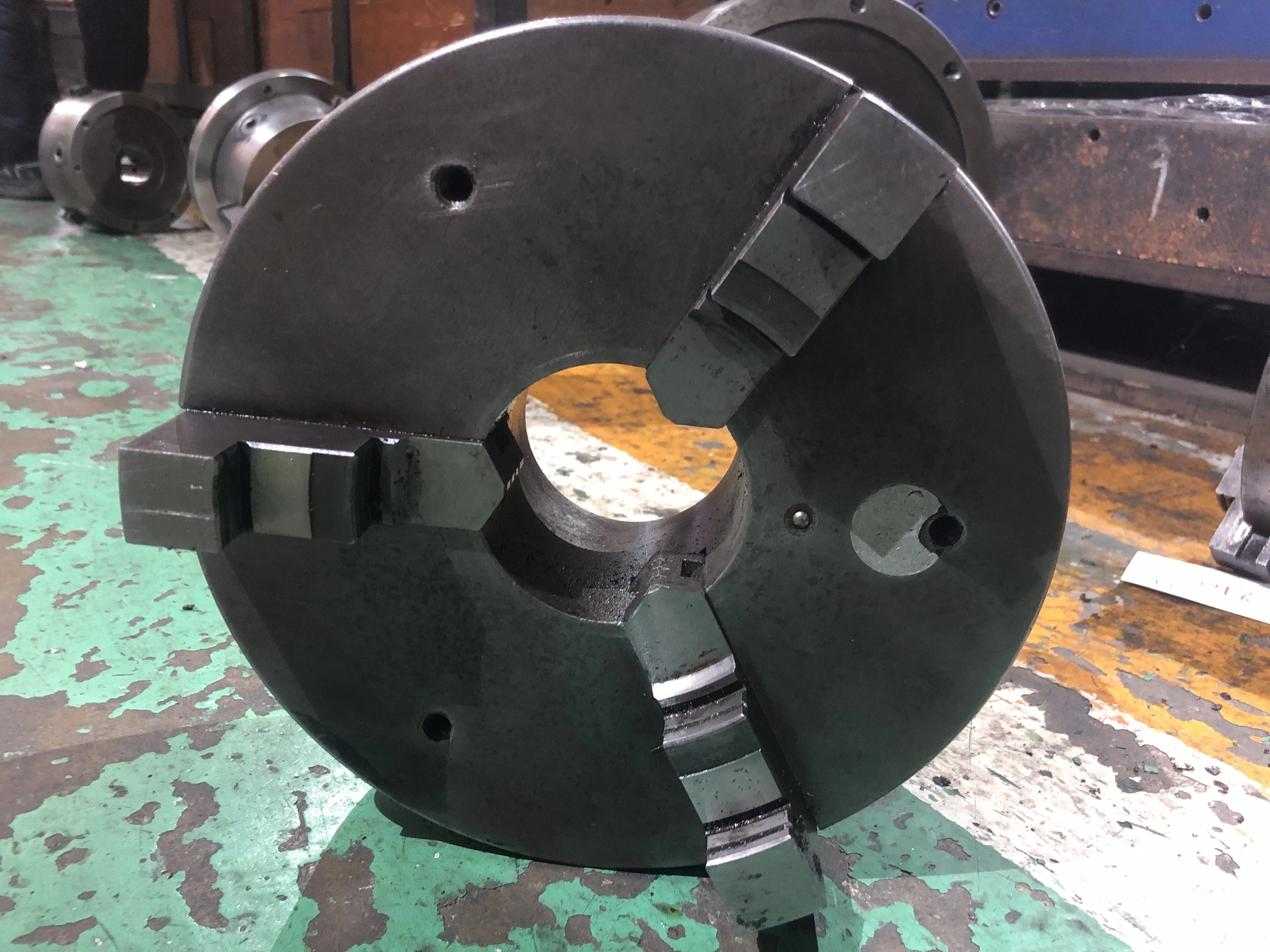 チャック φ230 / 3-Jaw Scroll Chuck φ230 TE210042