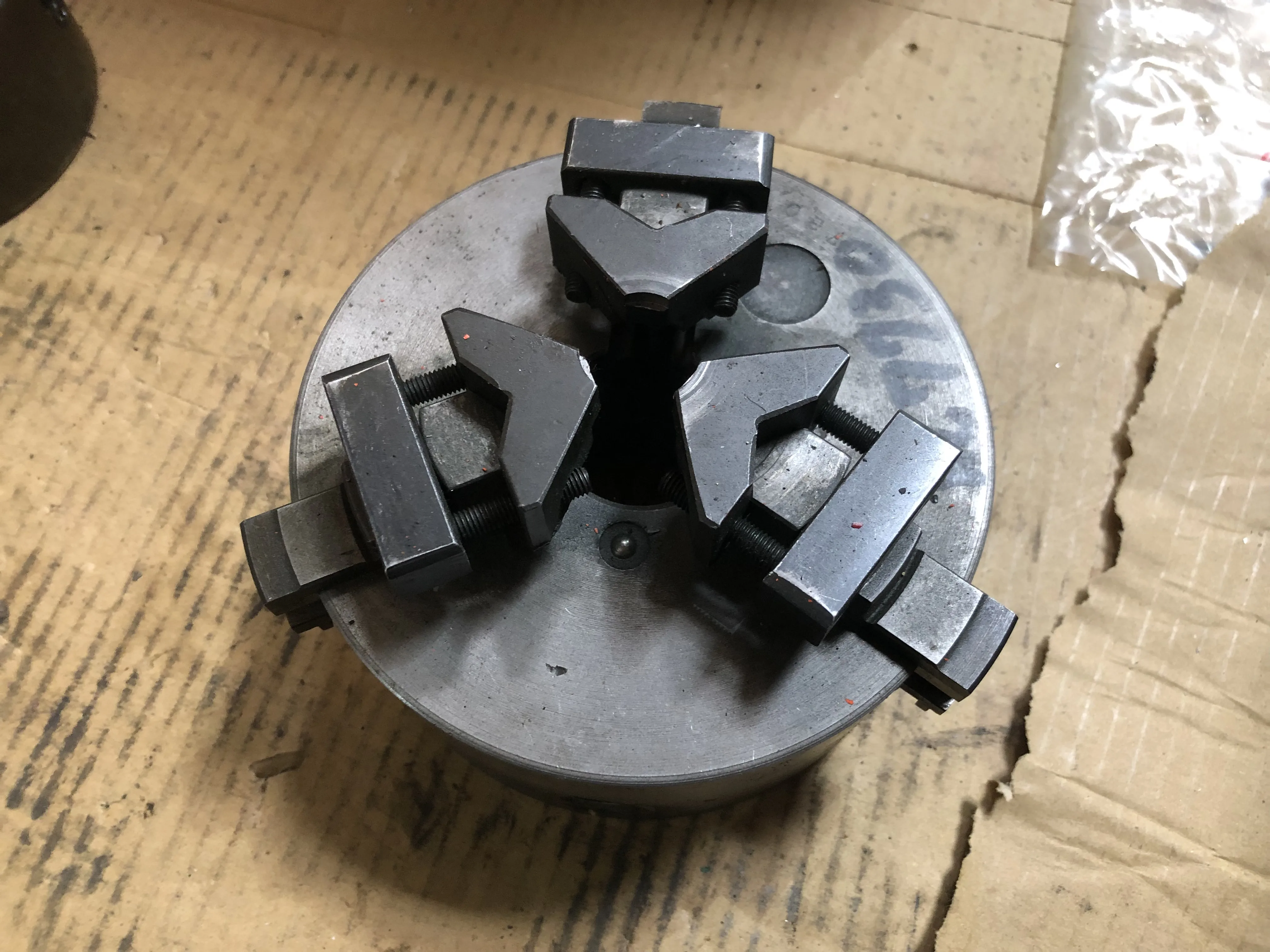 3爪チャック φ125 / 3-Jaw Chuck φ125 TE220025