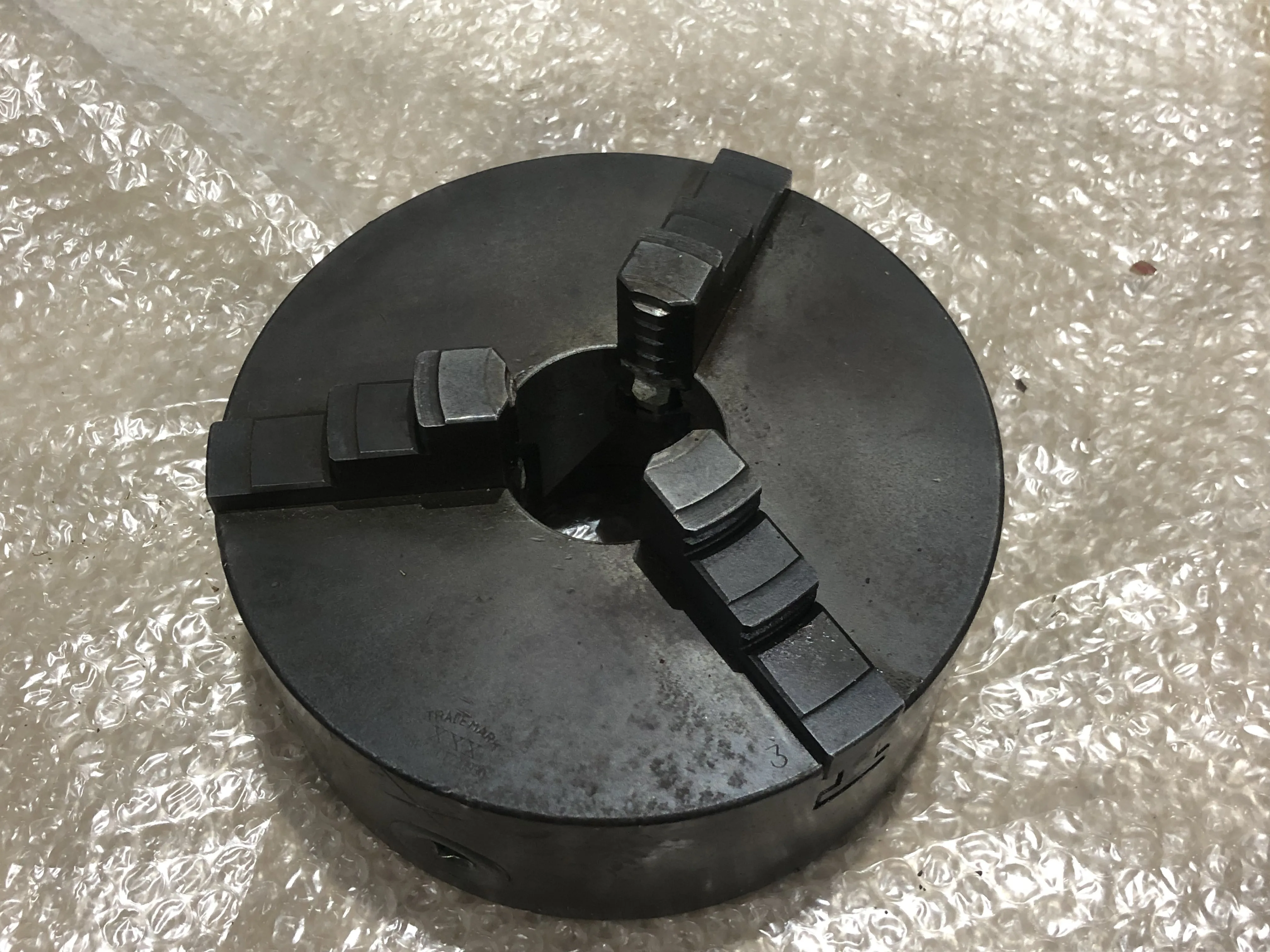 3爪スクロールチャック φ190mm / φ190mm TE240042