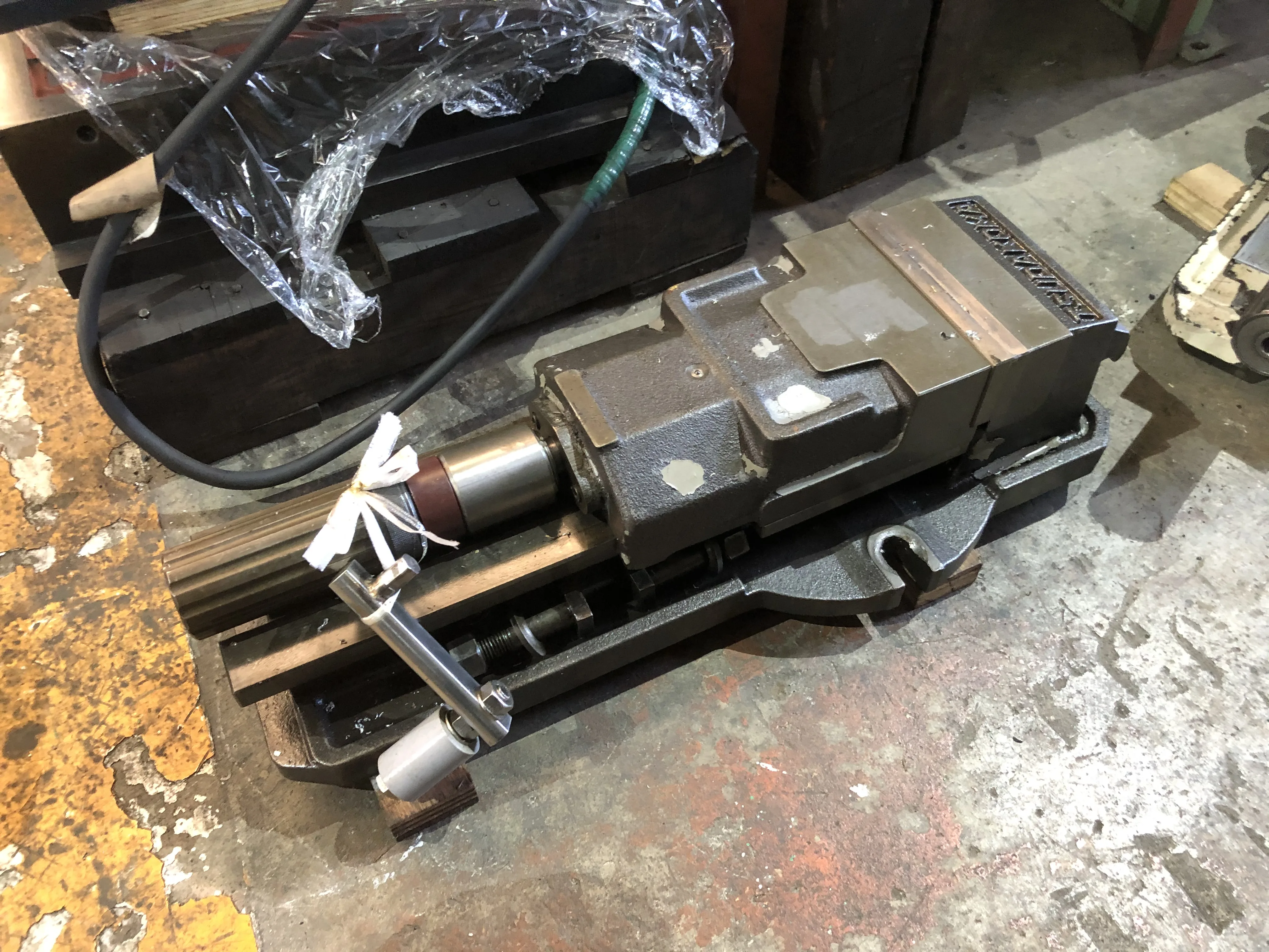 津田駒工業 油圧バイス / TSUDAKOMA Hydraulic Vise TF210026