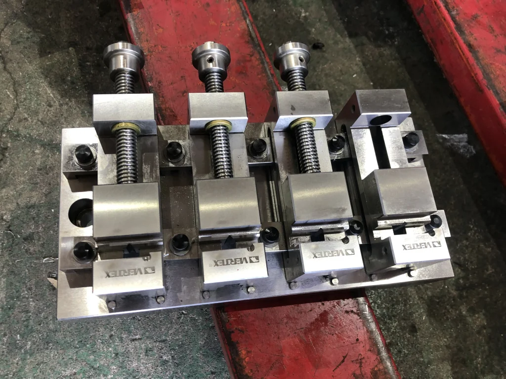 VERTEX 精密4連バイス 45mm / VERTEX MACHINERY WORKS 4-Station Precision Vise 45mm TF220072