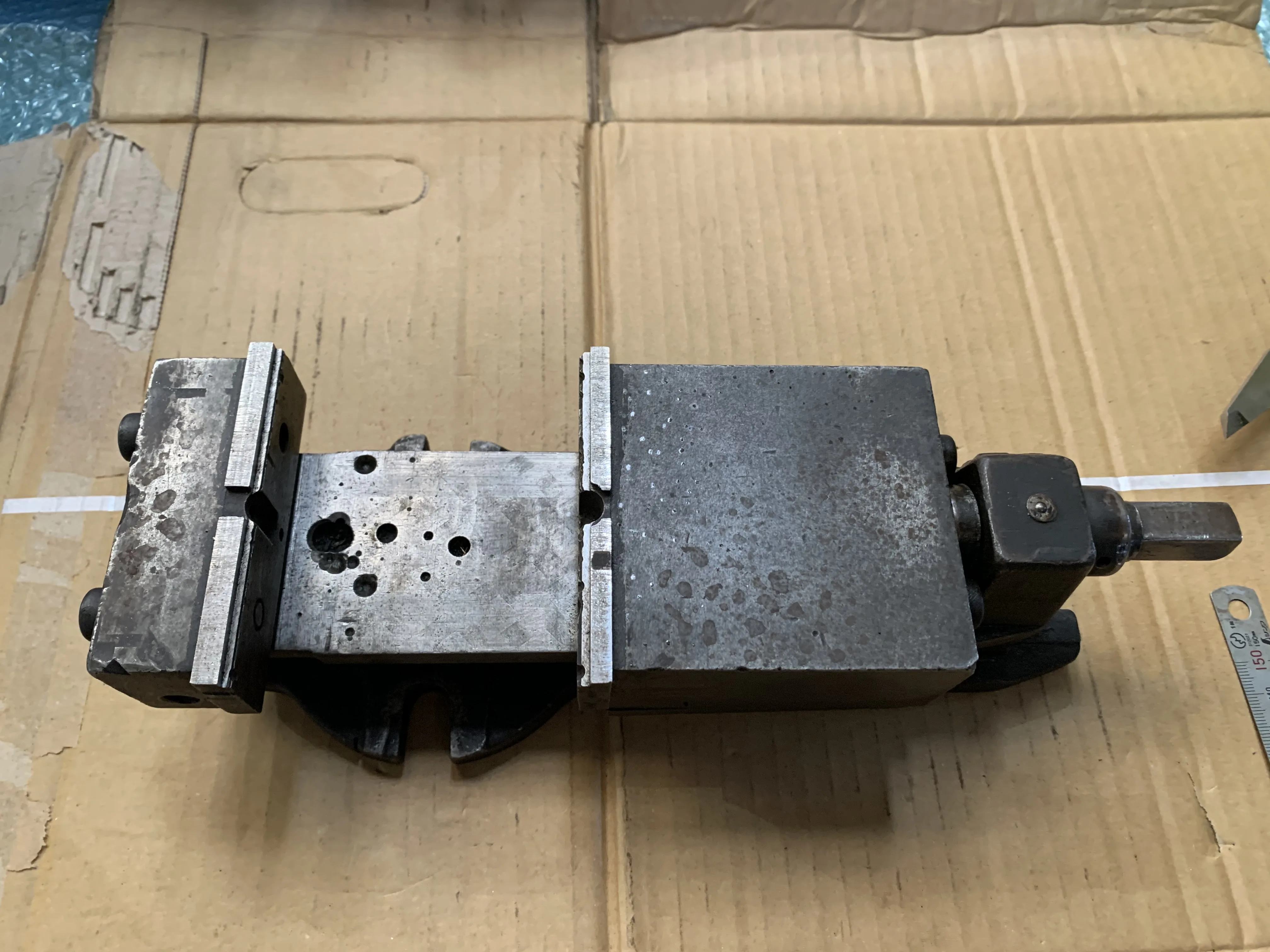 バイス 口開き：78mm 口幅：89mm 口高：30mm / Machine Vise 口開き：78mm 口幅：89mm 口高：30mm TF230010