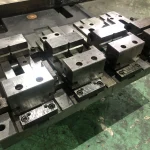 精密4連バイス 口幅70mm 口高30mm 口開80mm / 口幅70mm 口高30mm 口開80mm TF240028