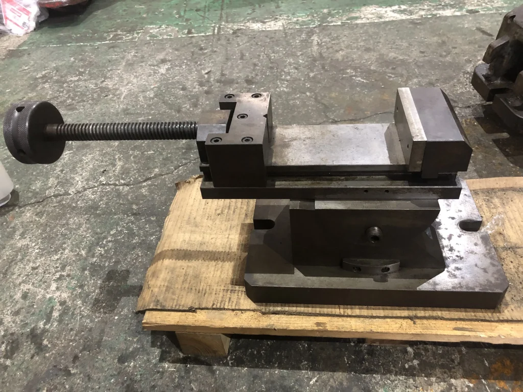 精密多次元バイス 口幅100mm 口高35mm 口開135mm / 口幅100mm 口高35mm 口開135mm TF240055