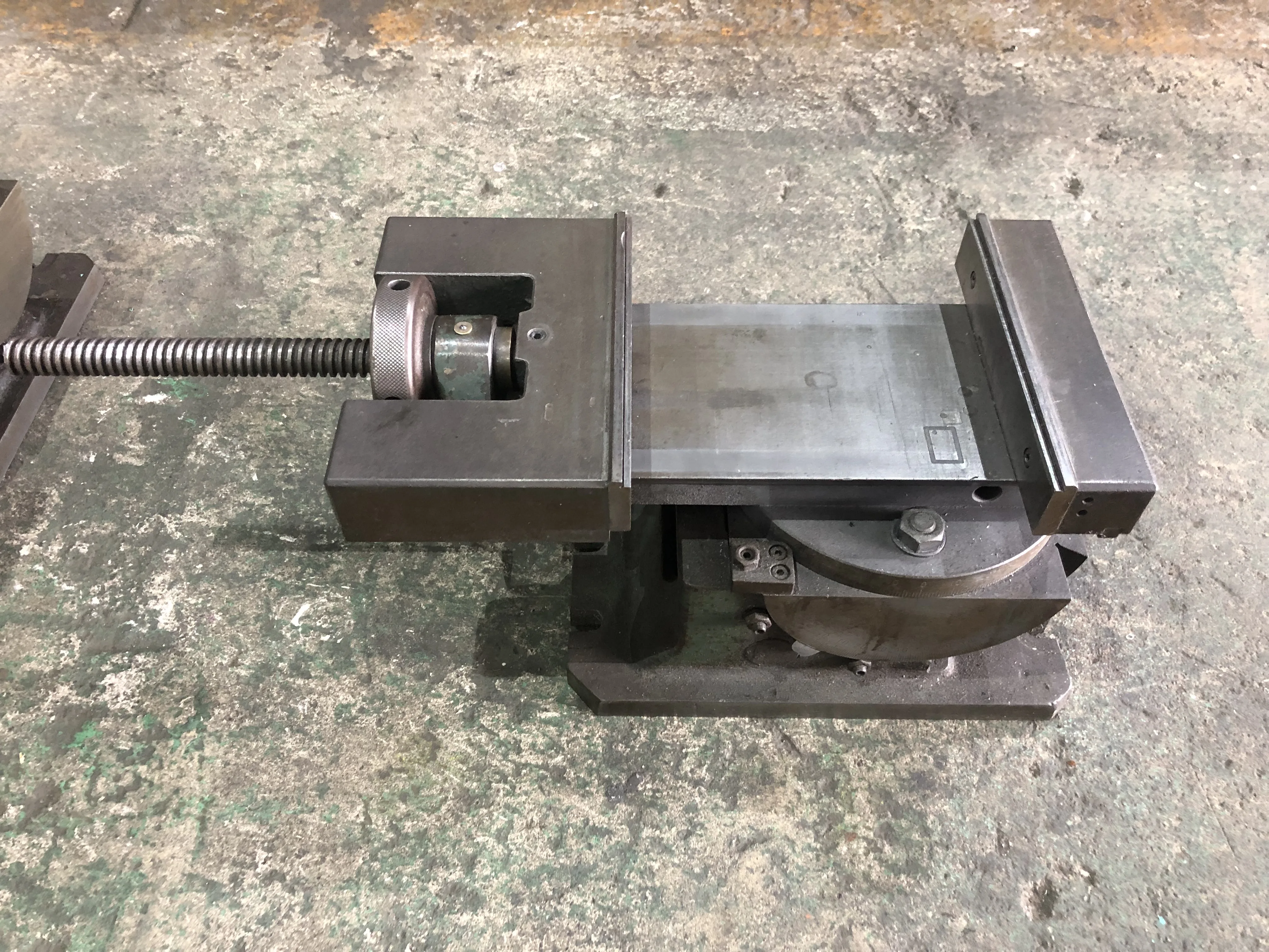 傾斜バイス 口幅150mm 口高30mm 口開140mm / 口幅150mm 口高30mm 口開140mm TF240093