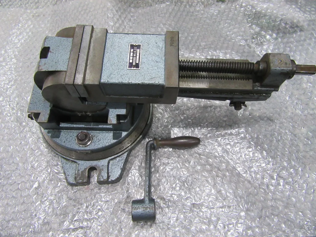 大和工機 NEWS 精密アングルバイス 口幅80mm 口高30mm 口開90mm / YAMATOKOKI MFG 口幅80mm 口高30mm 口開90mm TF240100