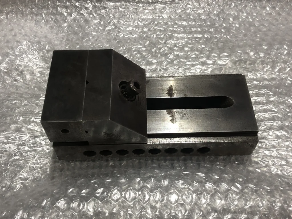 ファーステック 精密バイス 口幅73mm 口高105mm 口開30mm / FIRSTEC 口幅73mm 口高105mm 口開30mm TF250032