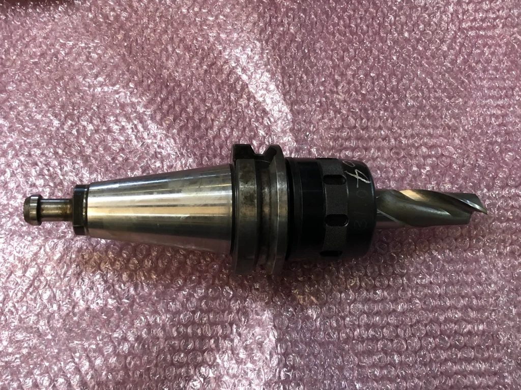 大昭和精機 BIG BT50 BT50-HMC32-105 / BIG DAISHOWA BT50 New High-Power Milling Chuck BT50-HMC32-105 TG220012