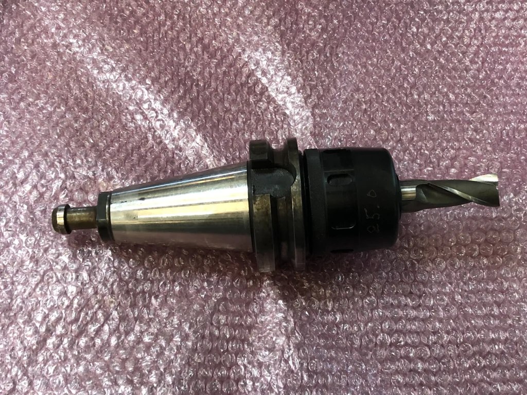 大昭和精機 BIG BT50 BT50-HMC32-105 / BIG DAISHOWA BT50 New High-Power Milling Chuck BT50-HMC32-105 TG220014