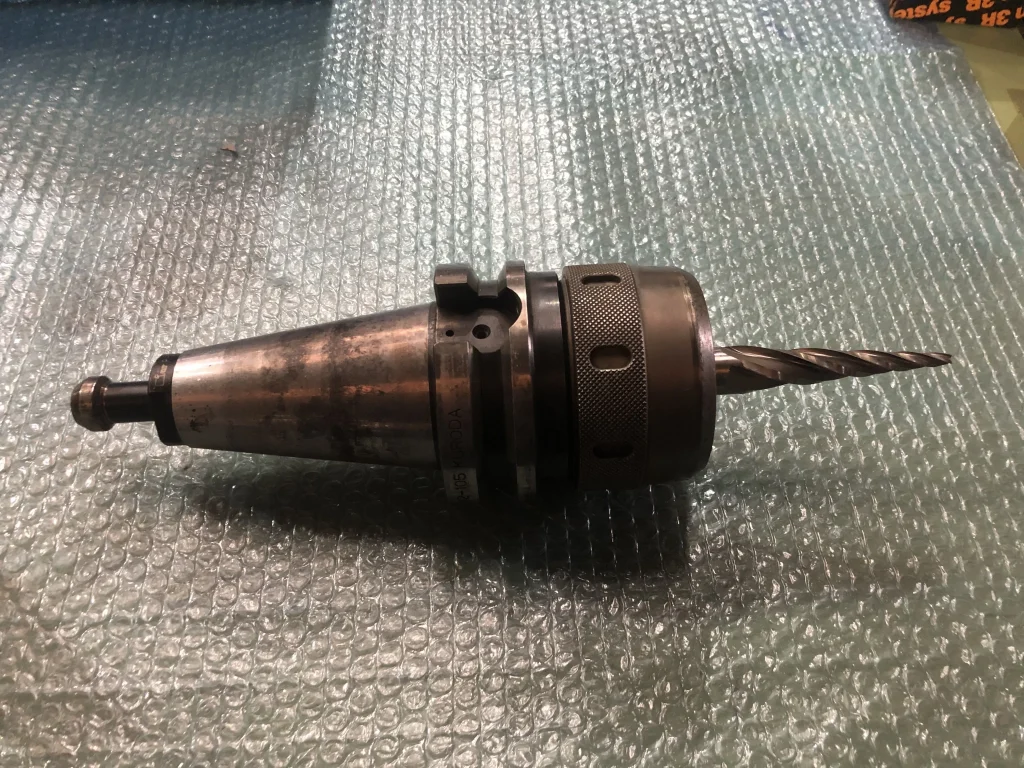 黒田精工 KKS BT50 BT50-CTR42-105 / KURODA PRECISION INDUSTRIES BT50 Milling Chuck BT50-CTR42-105 TG230026