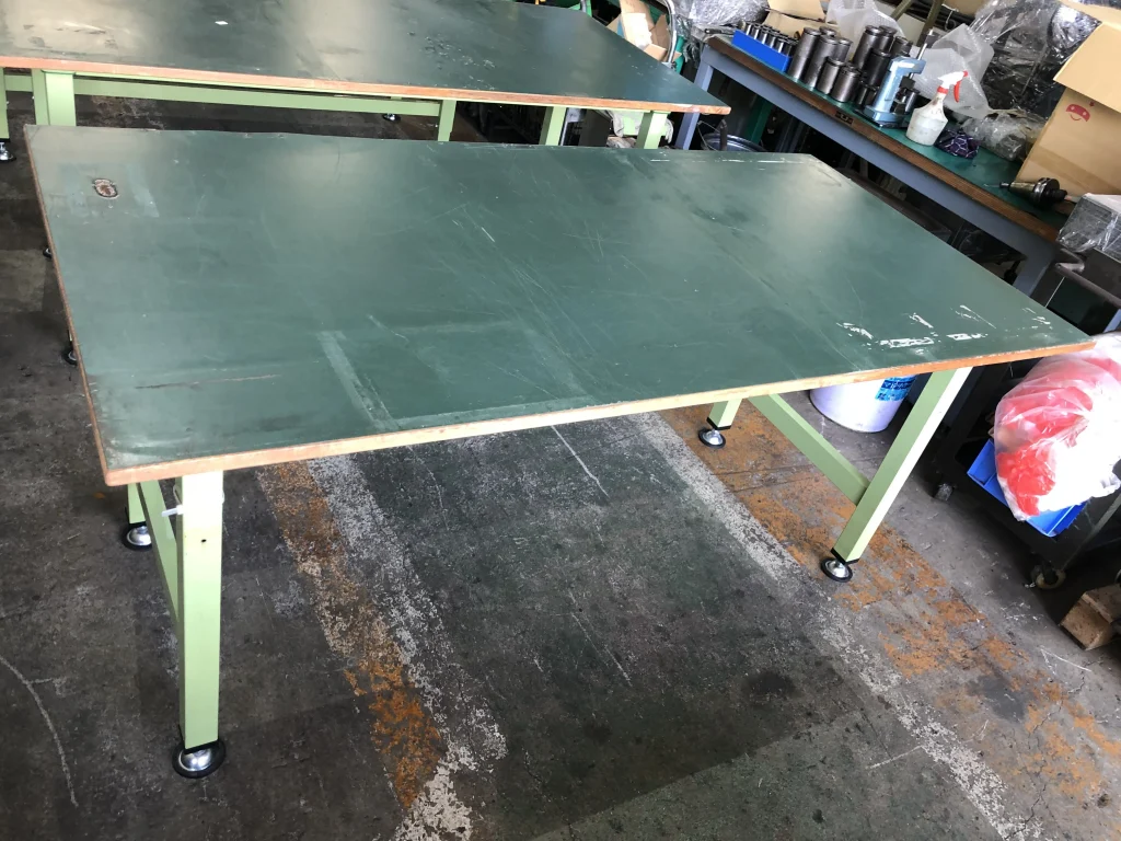 サカエ 作業台 W900xD1800xH810(mm) / SAKAE Workbench W900xD1800xH810(mm) TH230102