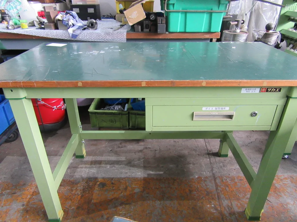 サカエ 作業台 W1200xD600xH745(mm) / SAKAE W1200xD600xH745(mm) TH250041