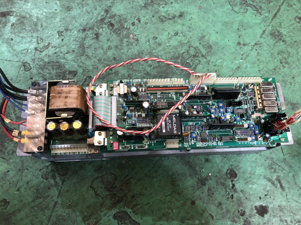 三菱マテリアル サーボドライブ TR23B-31-A / MITSUBISHI MATERIALS Servo Drive TR23B-31-A TJ210637