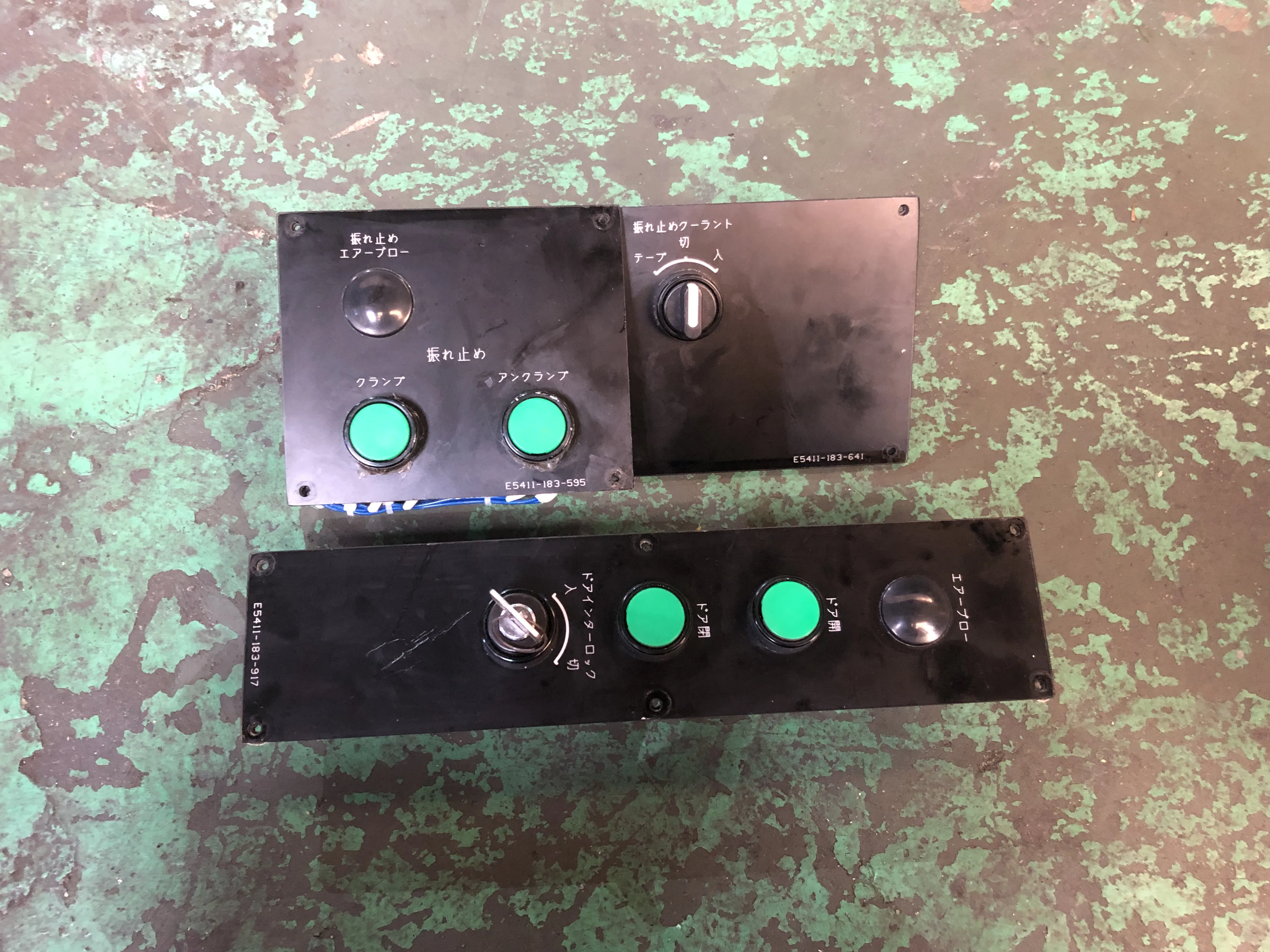 オークマ オペレータパネル一山 1セット3個 / OKUMA Operation Box Push Button Switch Set of 3 1セット3個 TJ210812
