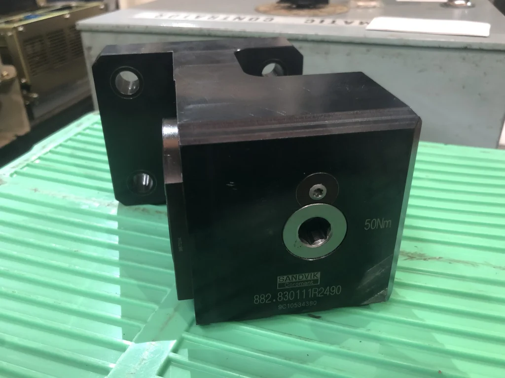 SANDVIK/サンドビック 回転工具 882.830111R2490 / SANDVIK Driven Tool Holder 882.830111R2490 TJ211026