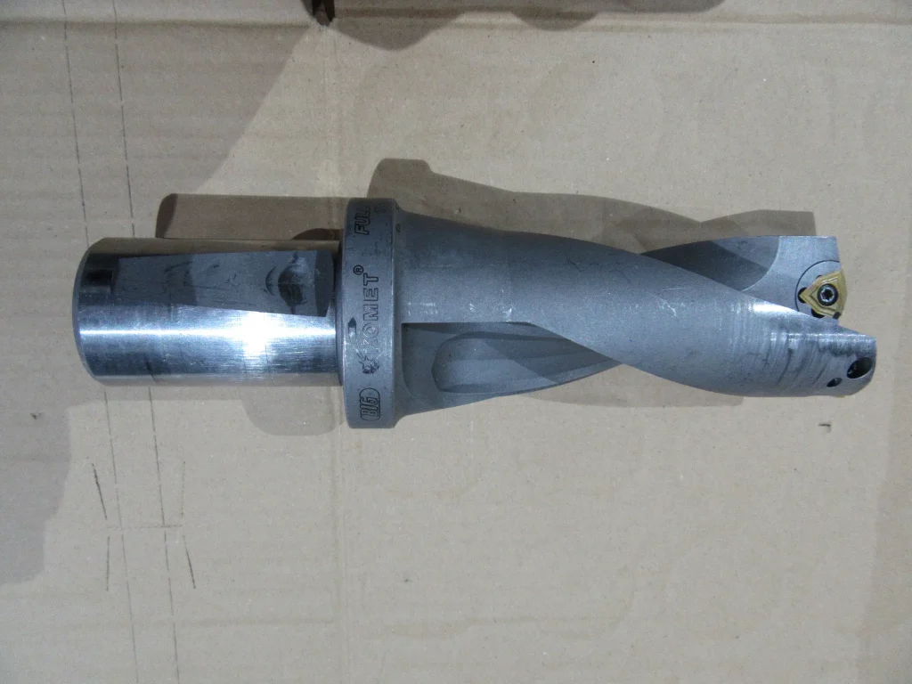 大昭和精機 BIG フルカットドリル ストレートシャンク ST40-BKS480-96L(φ40) / BIG DAISHOWA Fullcut Drill ST40-BKS480-96L(φ40) TJ220182