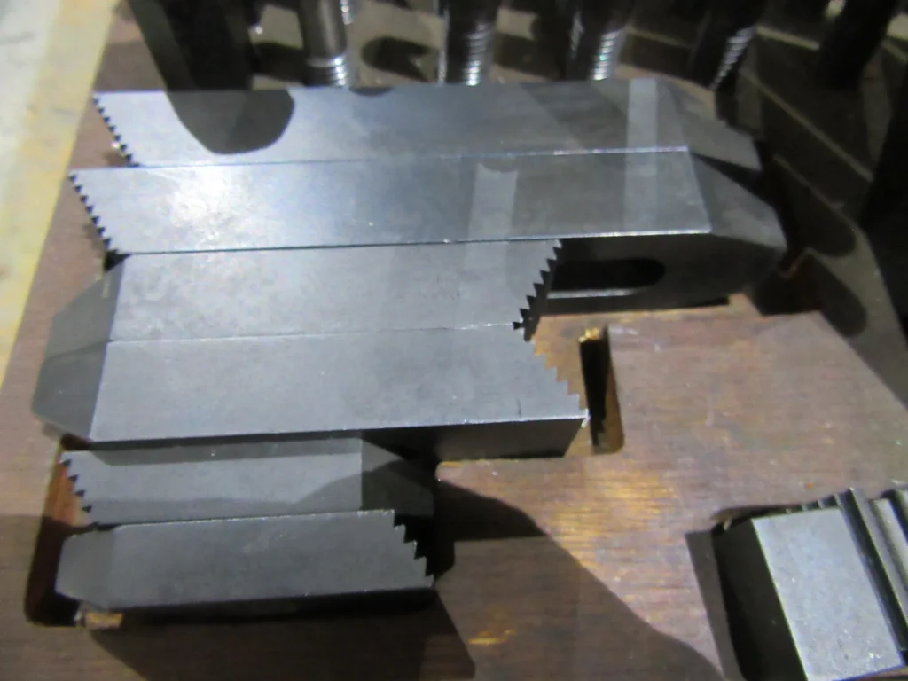 ニューストロング クランプセット M10用 / NEW STRONG Clamp Set for M10 M10用 TJ220213