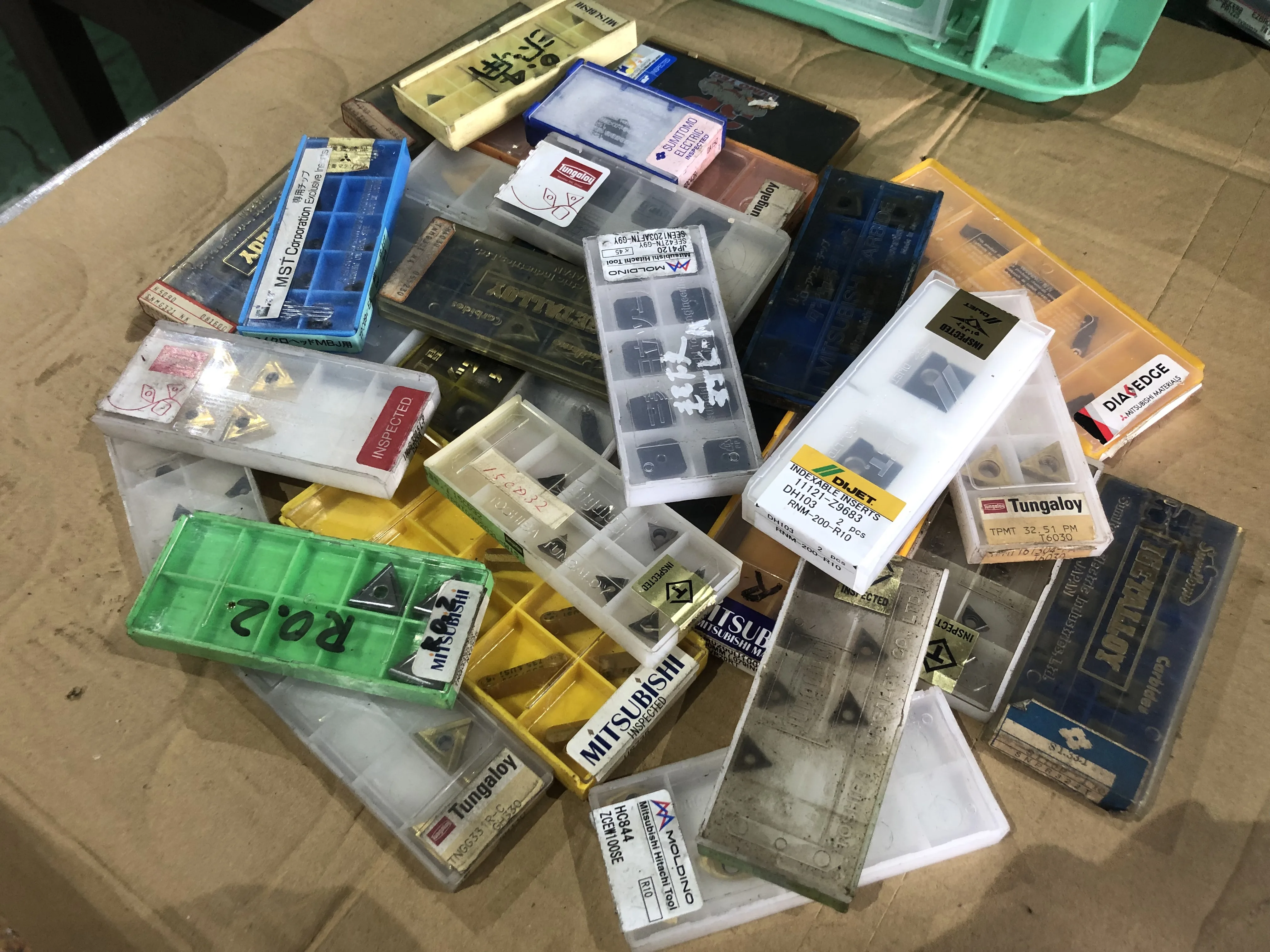 メーカー混在 チップ1山 / MIX Insert 1Lot TJ220510