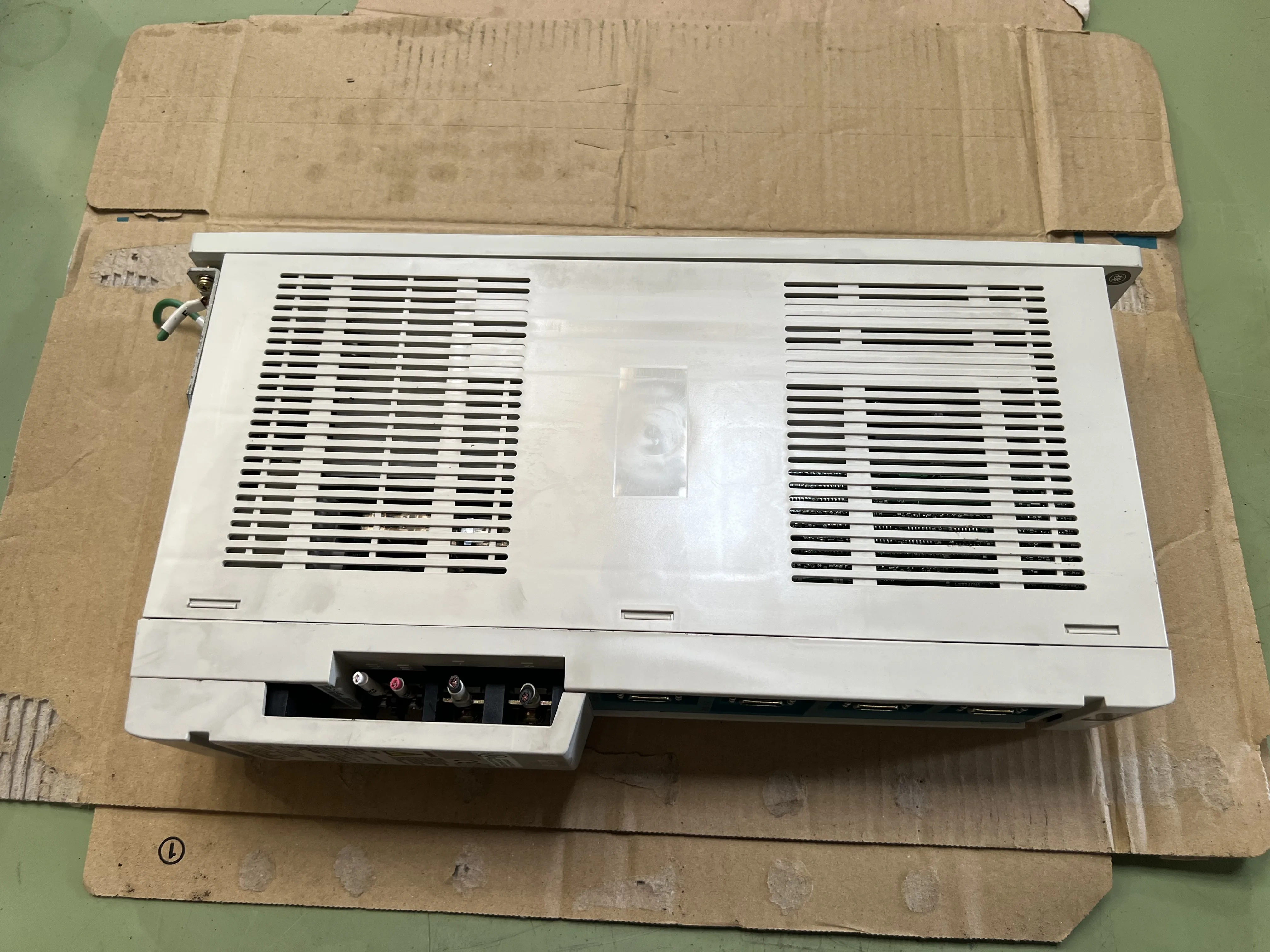 三菱マテリアル ドライブユニット MDS-C1-V1-01 / MITSUBISHI MATERIALS Servo Drive Unit MDS-C1-V1-01 TJ220539