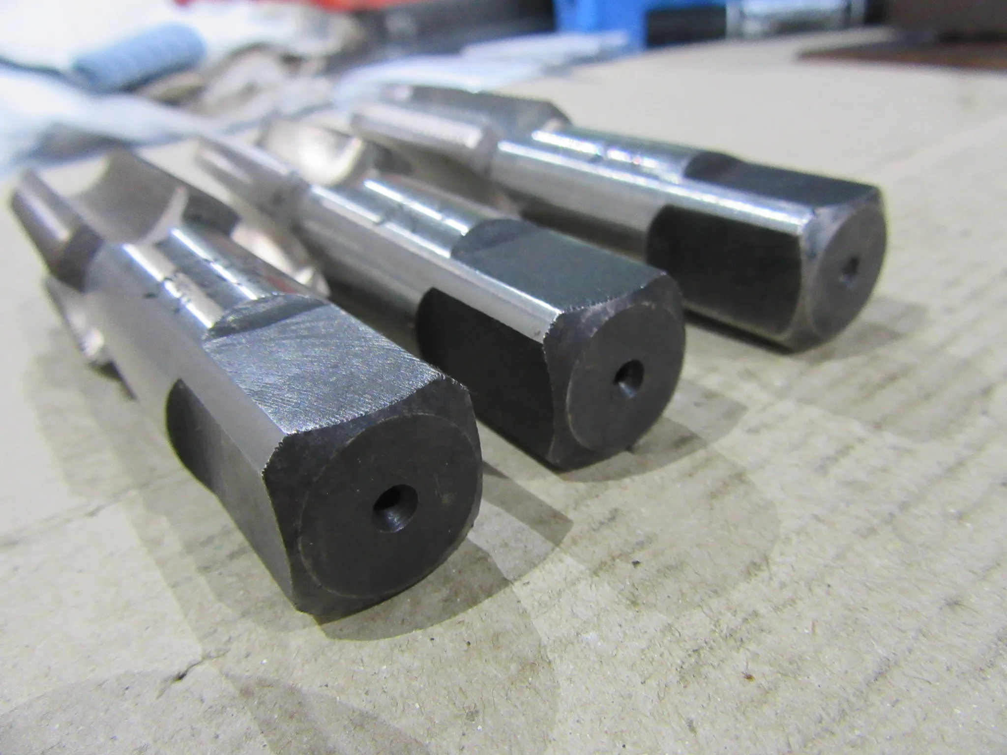 彌満和製作所 YAMAWA ハンドタップ 28M2(SKS2) / YAMAWA MFG Hand Tap 28M2(SKS2) TJ220600