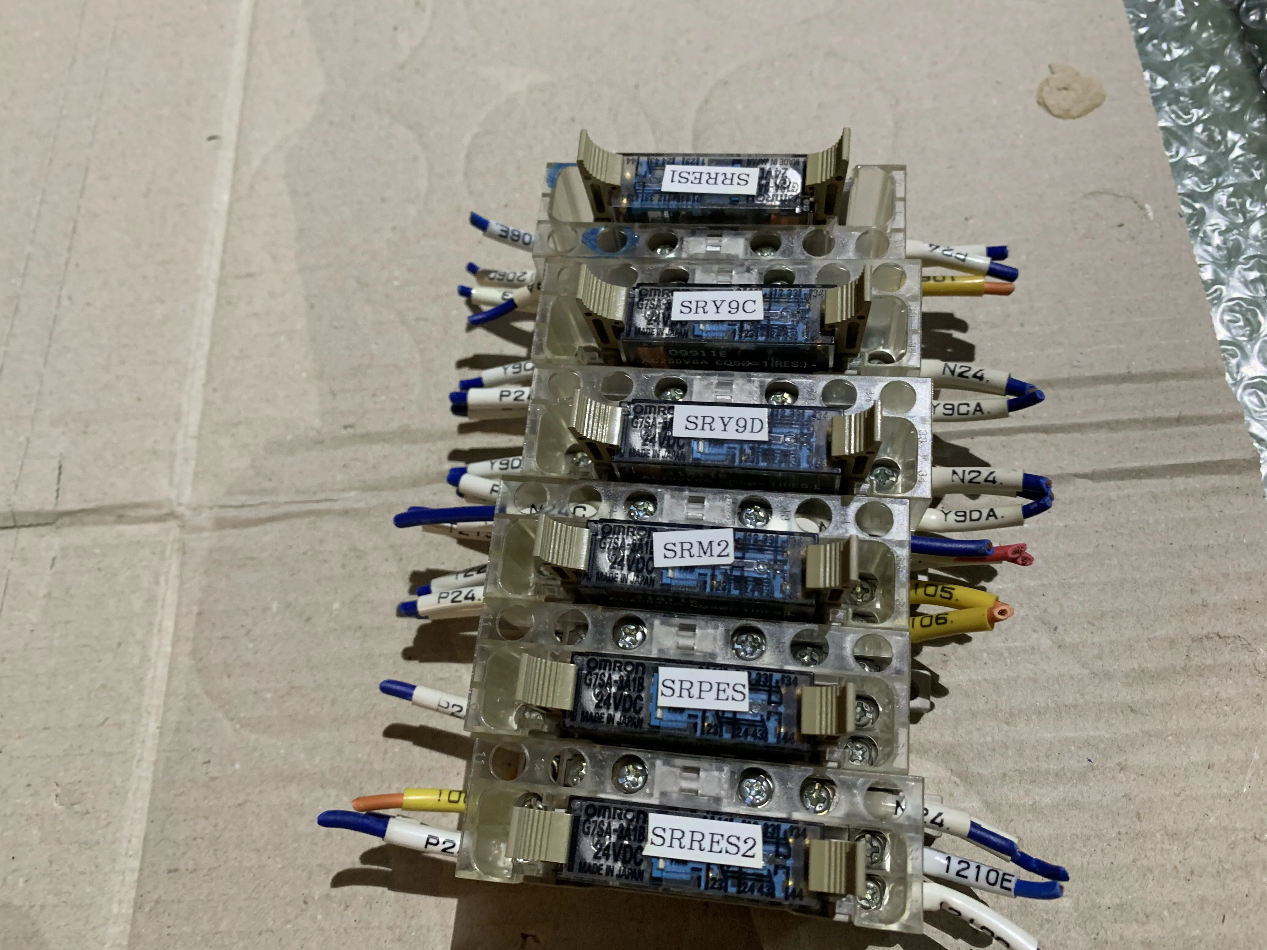 オムロン セーフティリレーソケット P7SA-10F-ND DC24V (６個) / OMRON Safety Relay Socket P7SA-10F-ND DC24V (６個) TJ230287
