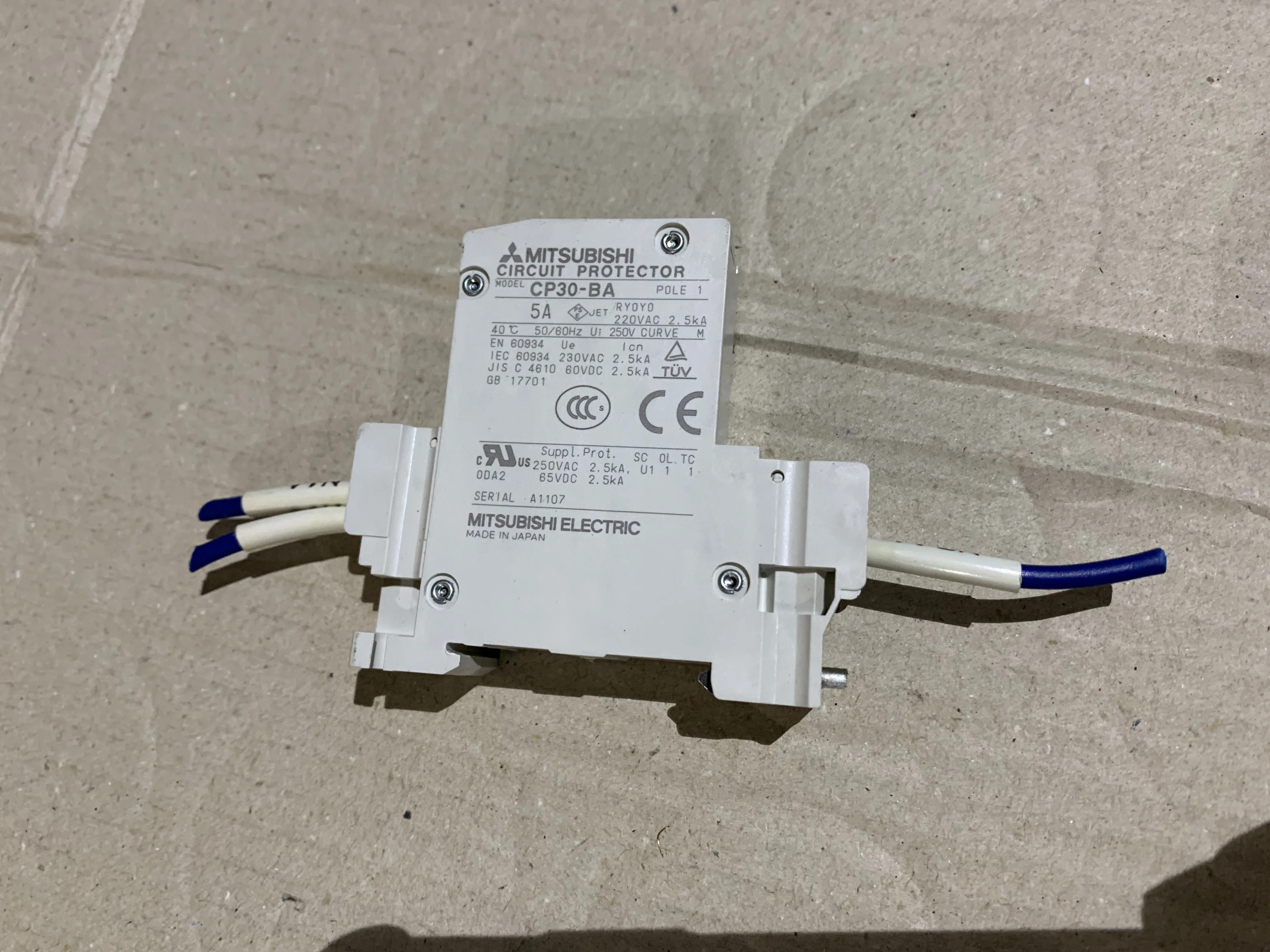 三菱マテリアル サーキットプロテクタ CP30-BA / MITSUBISHI MATERIALS Circuit Protector CP30-BA TJ230290
