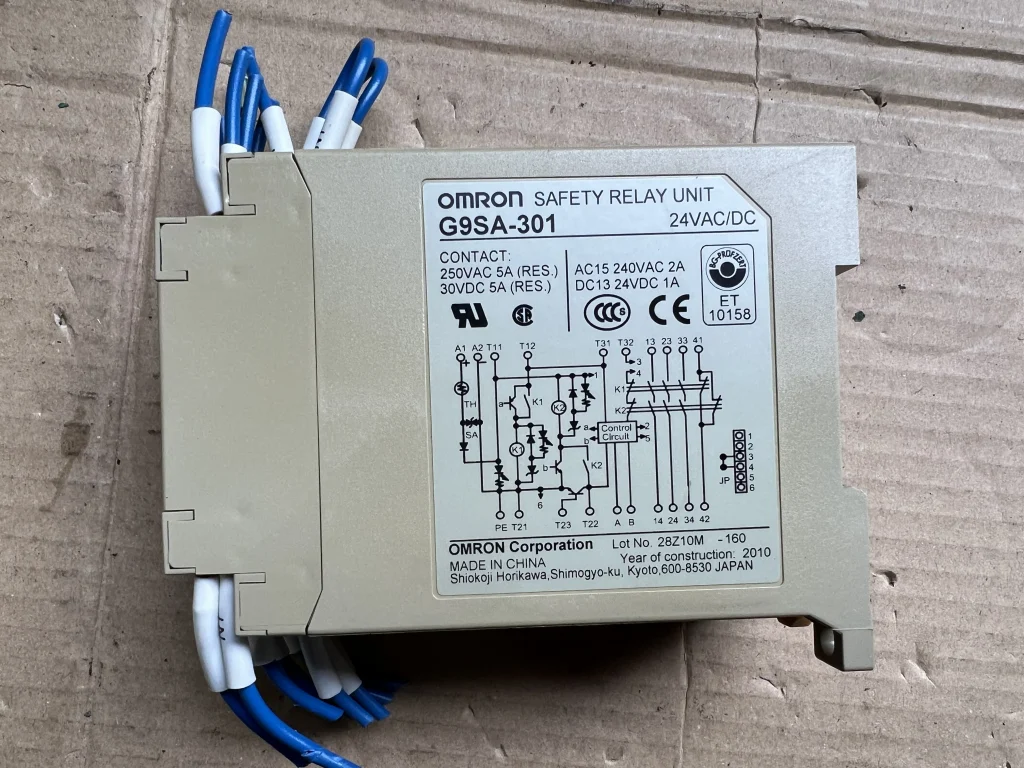 オムロン セーフティ・リレーユニット G9SA-301 / OMRON Safety Relay Unit G9SA-301 TJ230320