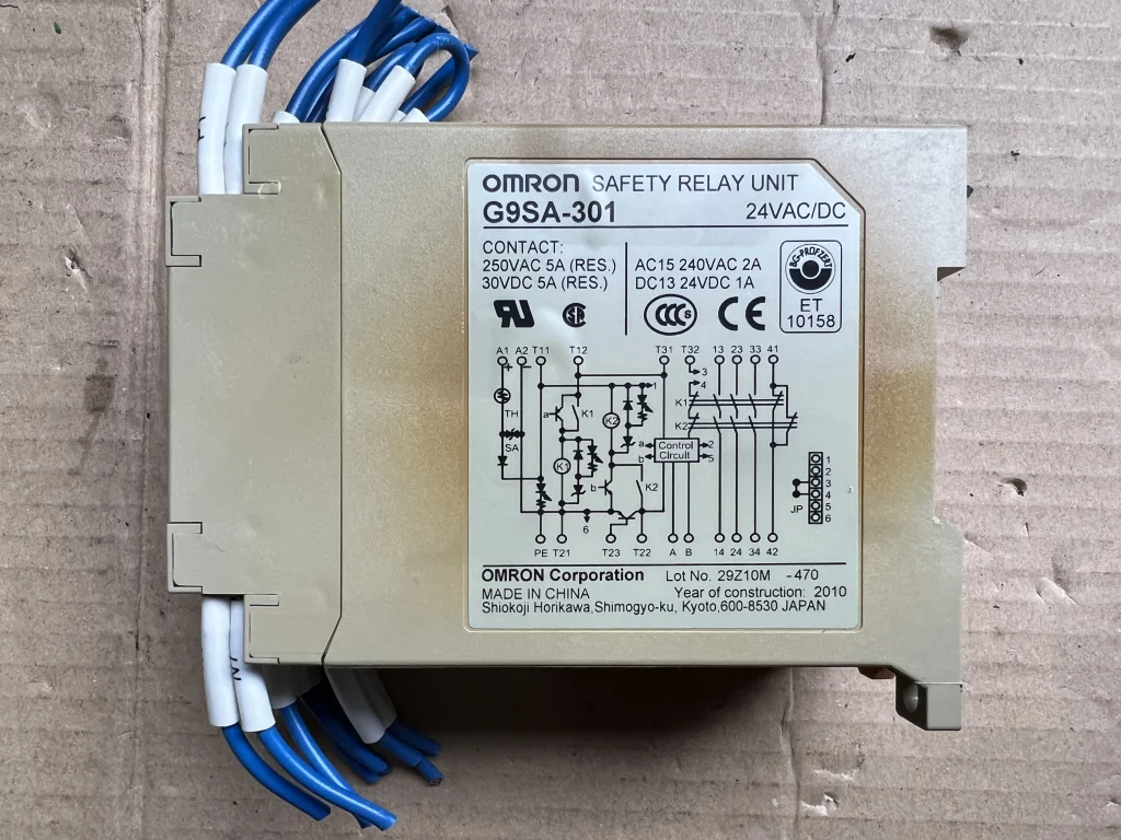 オムロン セーフティ・リレーユニット G9SA-301 / OMRON Safety Relay Unit G9SA-301 TJ230322
