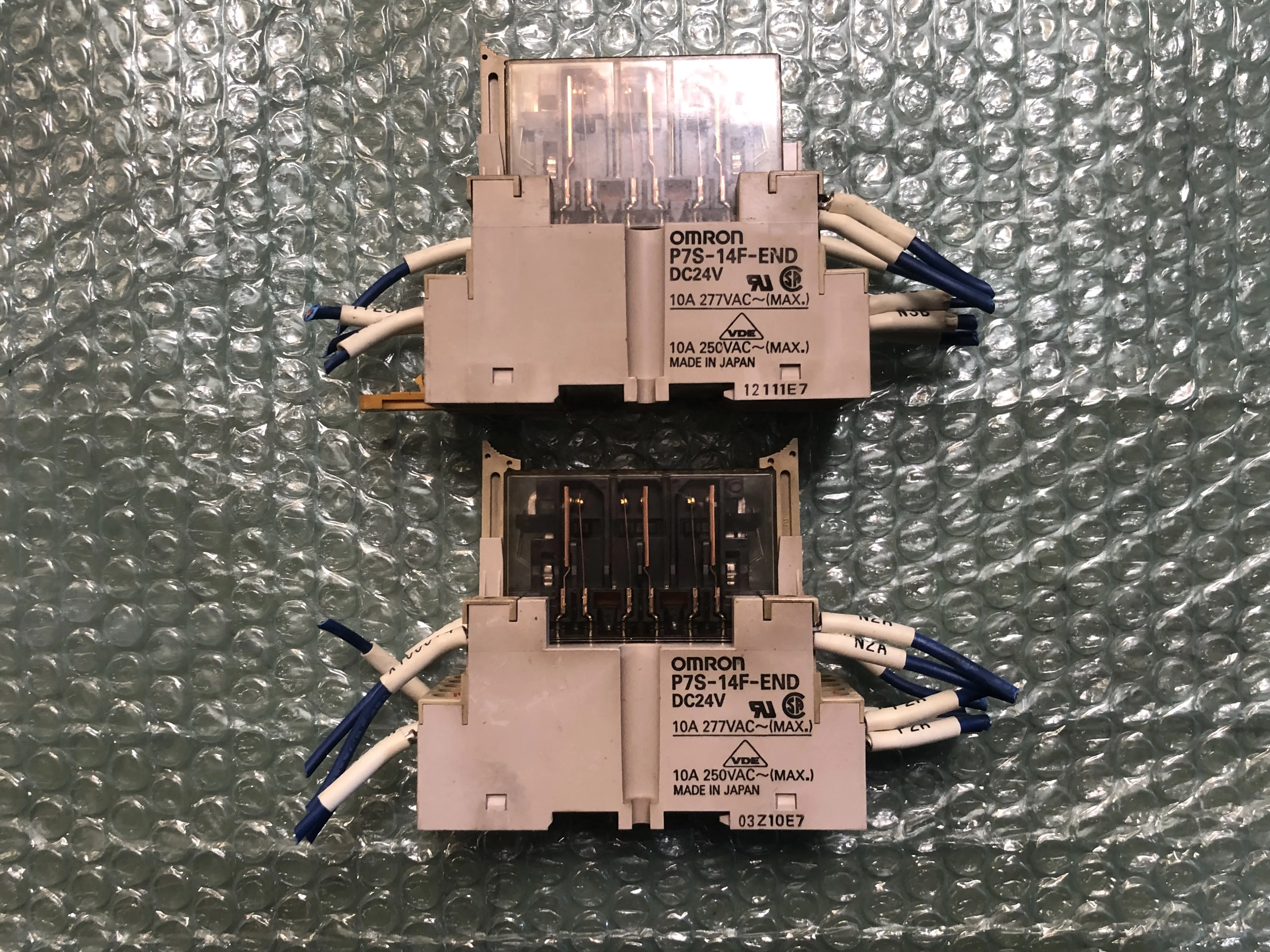オムロン セーフティリレーソケット P7S-14F-END DC24V（２個） / OMRON Safety Relay Socket P7S-14F-END DC24V（２個） TJ230353