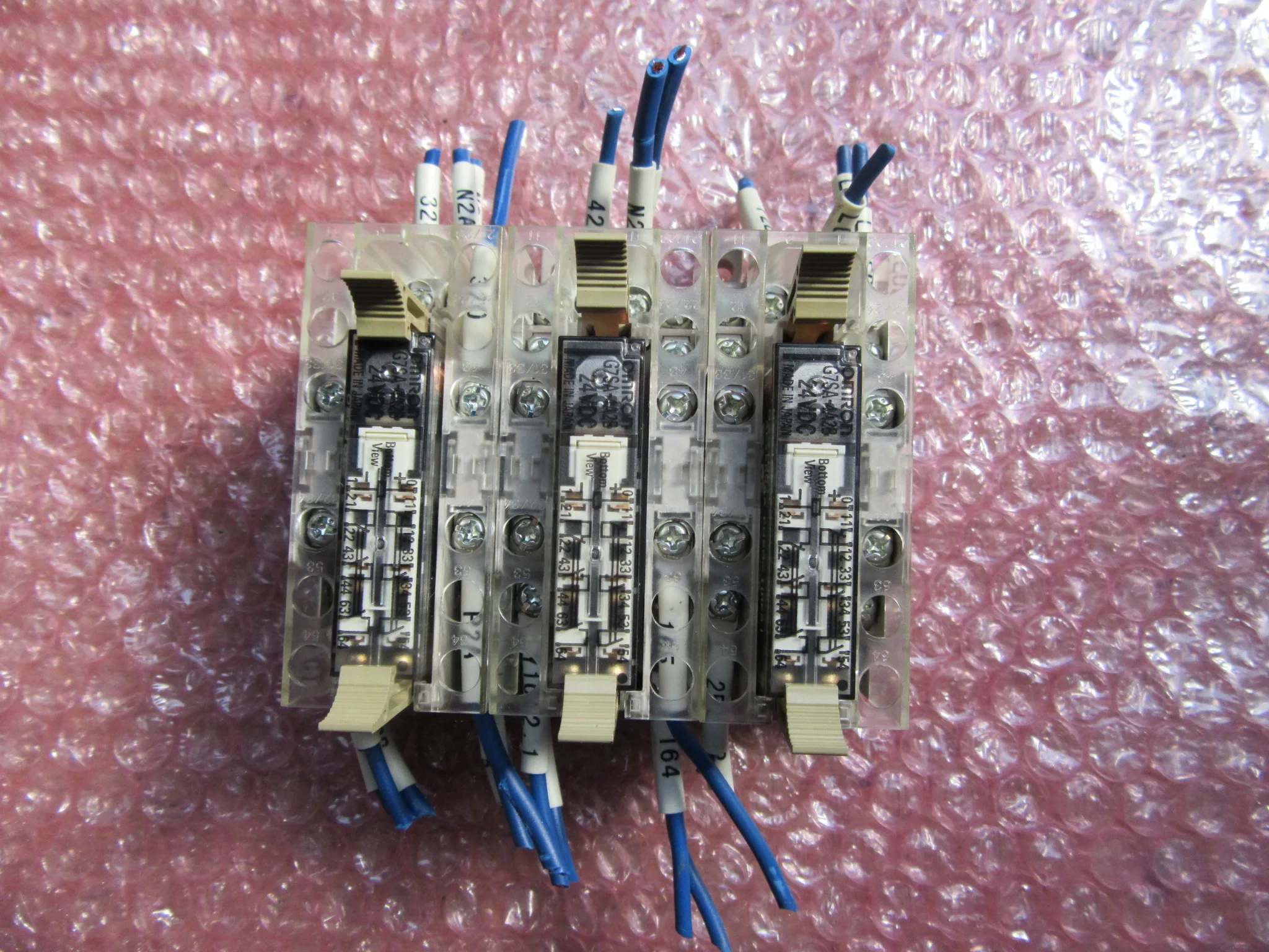 オムロン セーフティリレーソケット 3セット P7SA-14F-NDリレーシリース：G7SA-4A2B(24VDC) / OMRON Safety Relay Socket 3pcs P7SA-14F-NDリレーシリース：G7SA-4A2B(24VDC) TJ230399